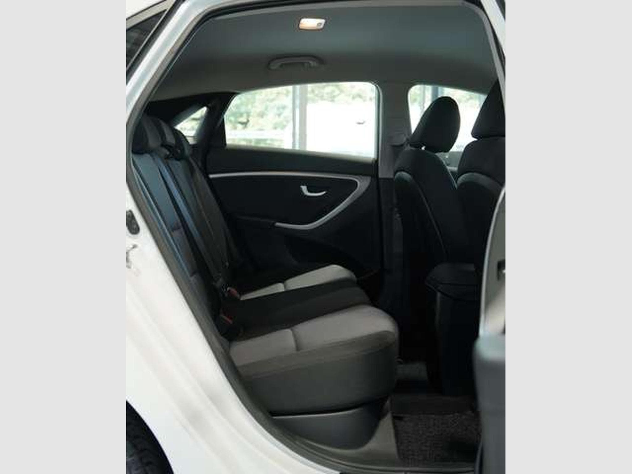 Hyundai i30 YES! *1.Hand *Tempomat *Navi *Bluetooth (2016) - Photo 17