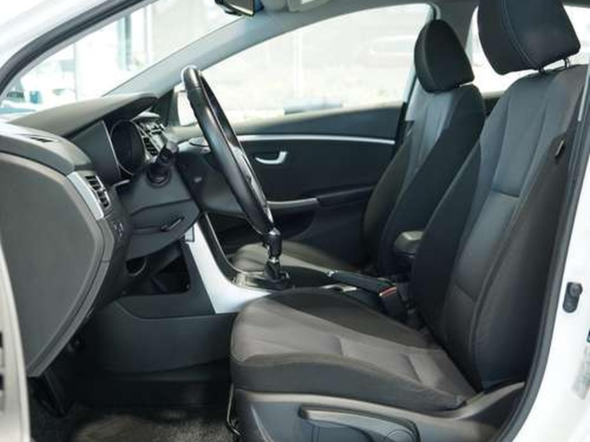 Hyundai i30 YES! *1.Hand *Tempomat *Navi *Bluetooth (2016) - Photo 20