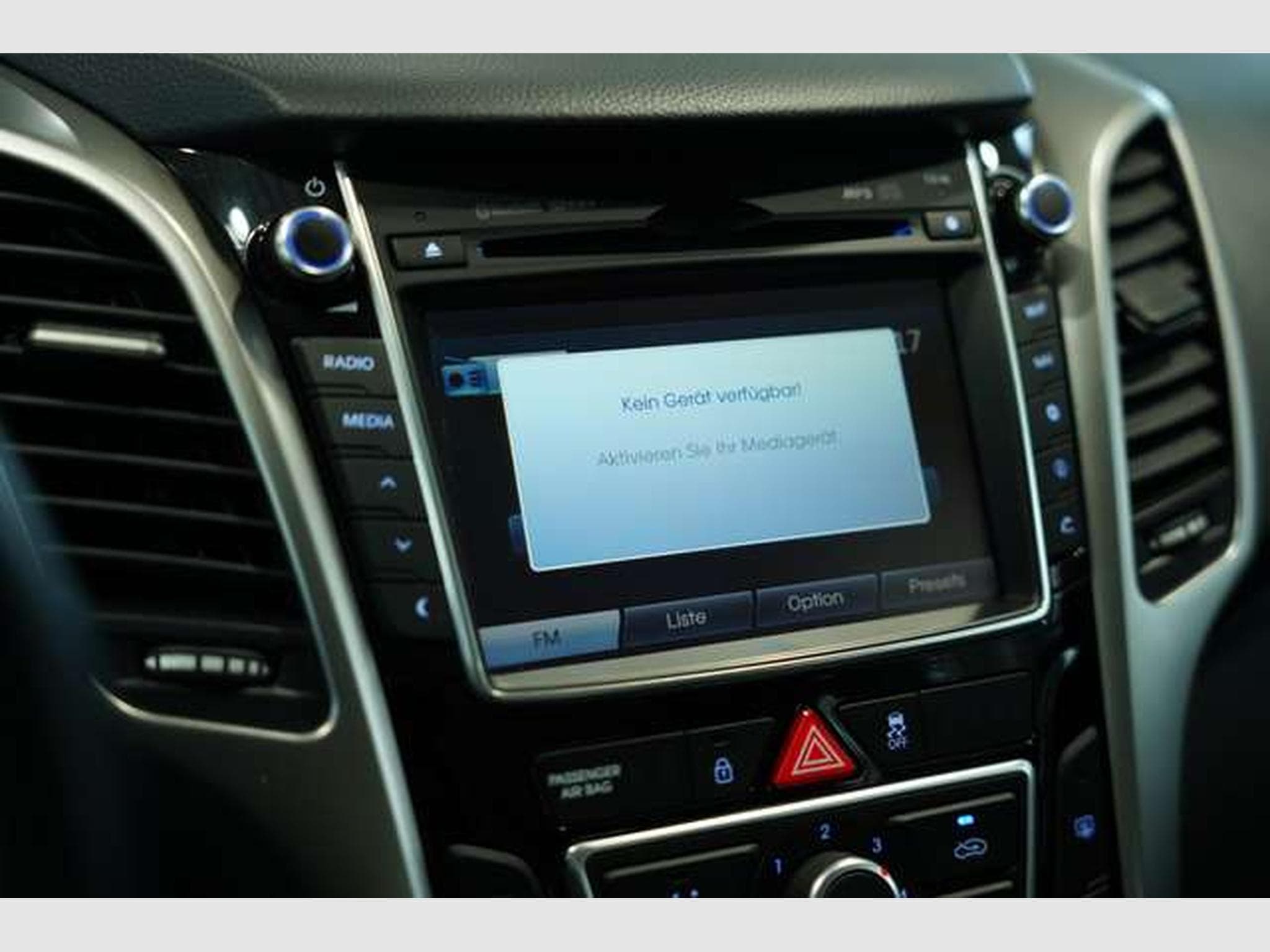 Hyundai i30 YES! *1.Hand *Tempomat *Navi *Bluetooth (2016) - Photo 29