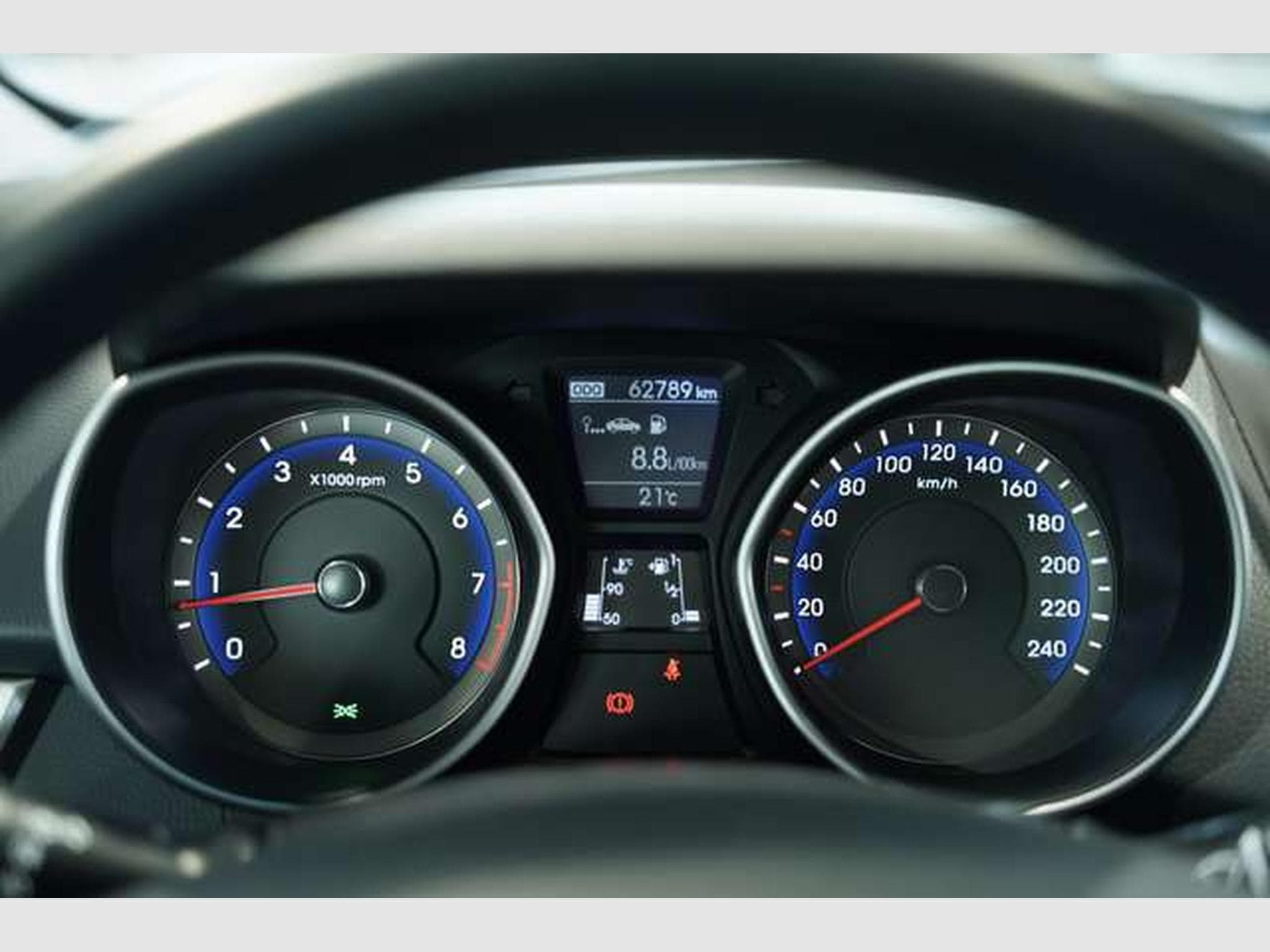 Hyundai i30 YES! *1.Hand *Tempomat *Navi *Bluetooth (2016) - Photo 31