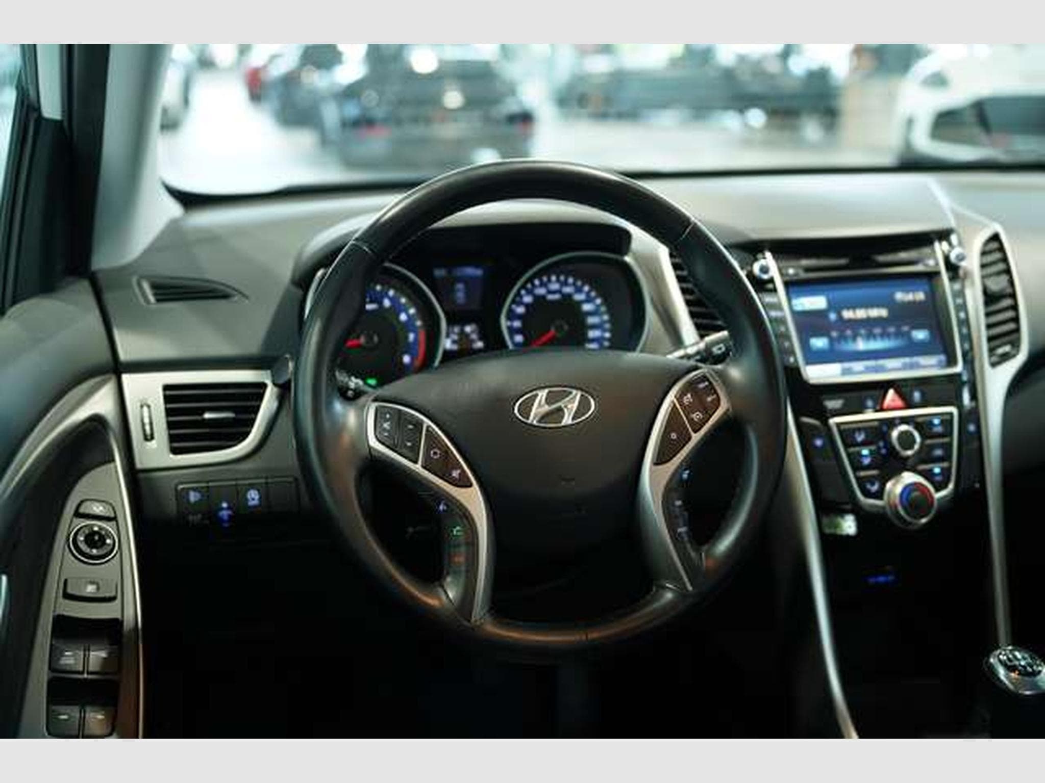 Hyundai i30 YES! *1.Hand *Tempomat *Navi *Bluetooth (2016) - Photo 35
