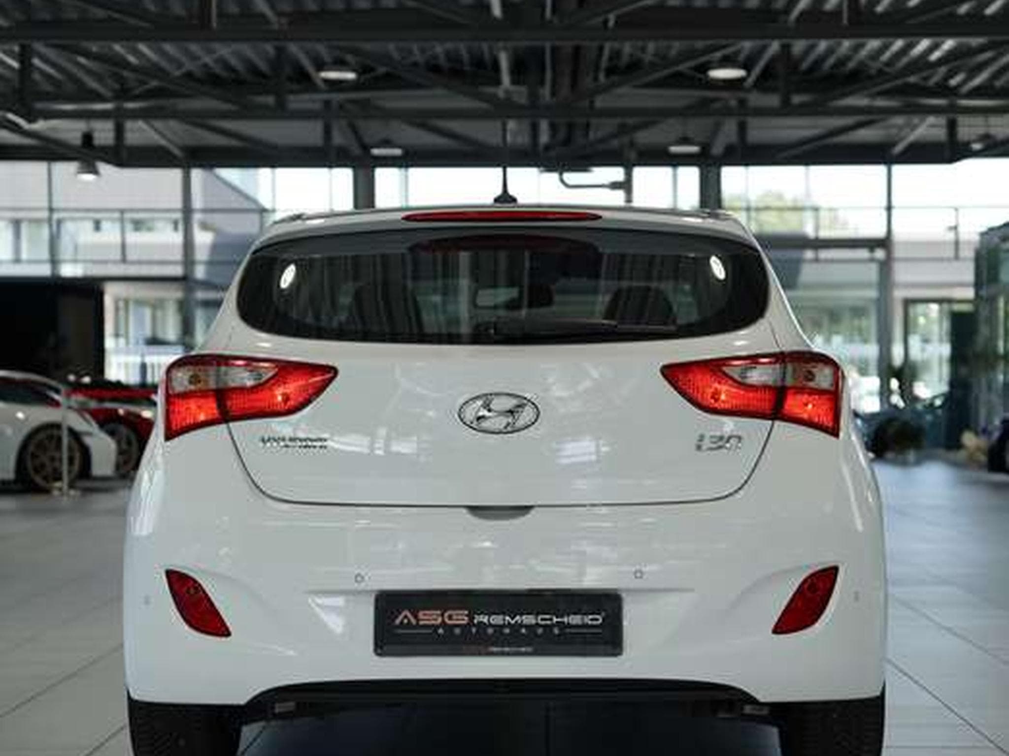 Hyundai i30 YES! *1.Hand *Tempomat *Navi *Bluetooth (2016) - Photo 8