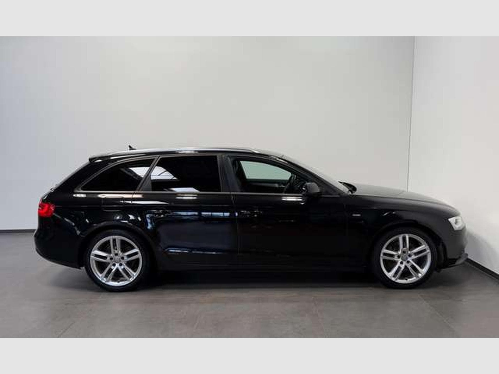 Audi A4 Avant quattro 2.0 TDI S line *AHK *Alcantara (2015) - Foto 4