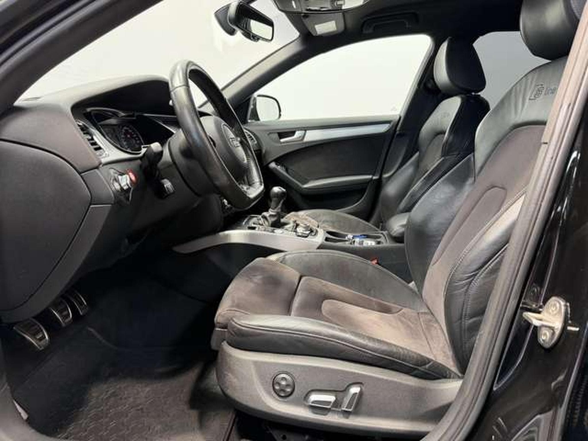 Audi A4 Avant quattro 2.0 TDI S line *AHK *Alcantara (2015) - Foto 8
