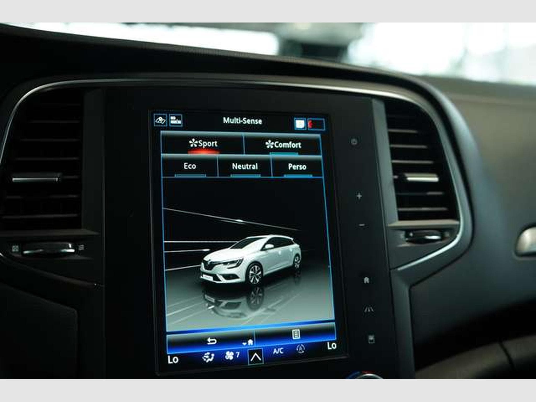 Renault Megane Grandtour Bose Edition Aut *1.HD *Digital (2020) - Photo 46