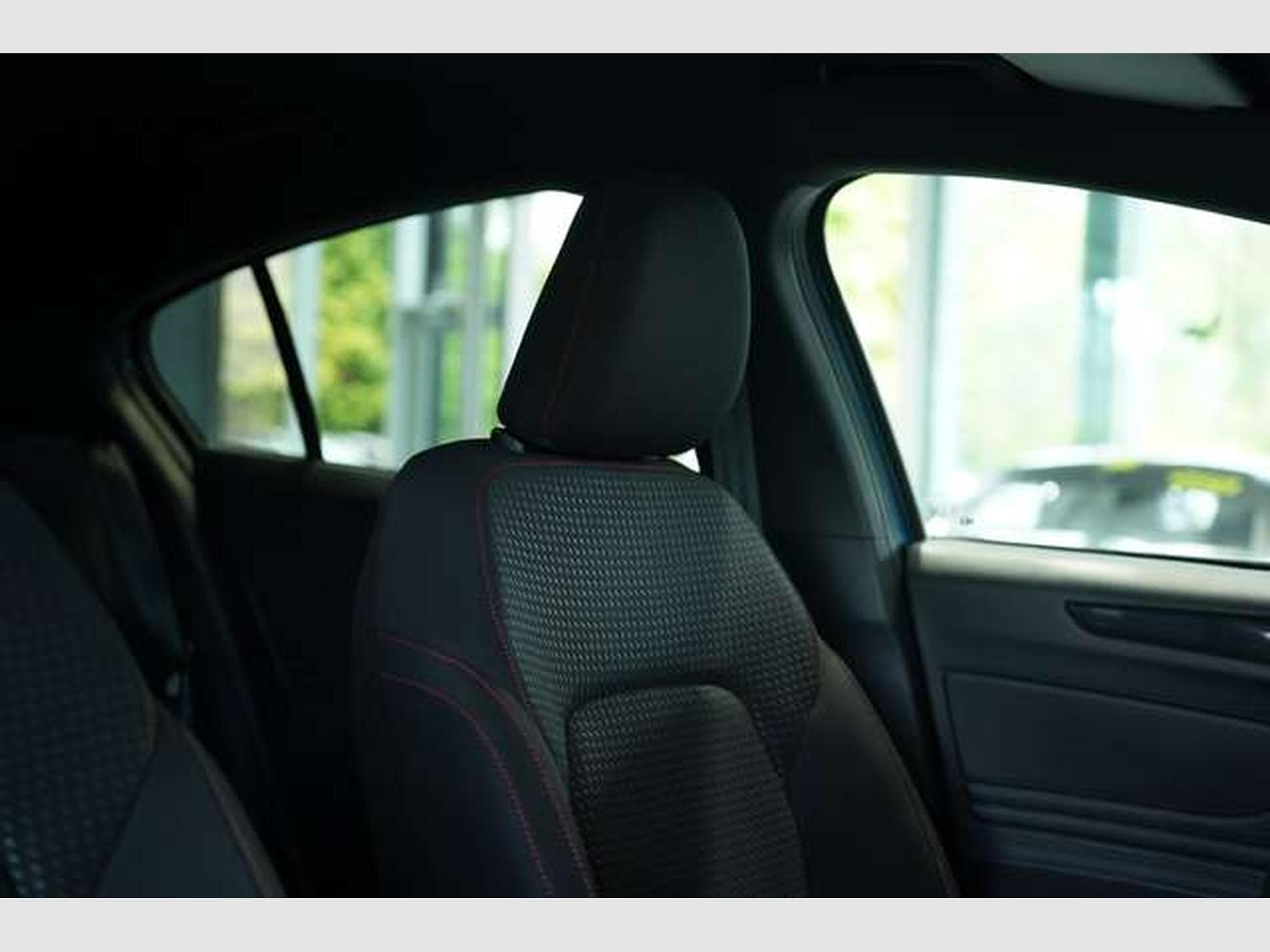 Ford Focus 1.5 EcoBoost ST Line *1.H *18 *Navi *PDC (2019) - Foto 17