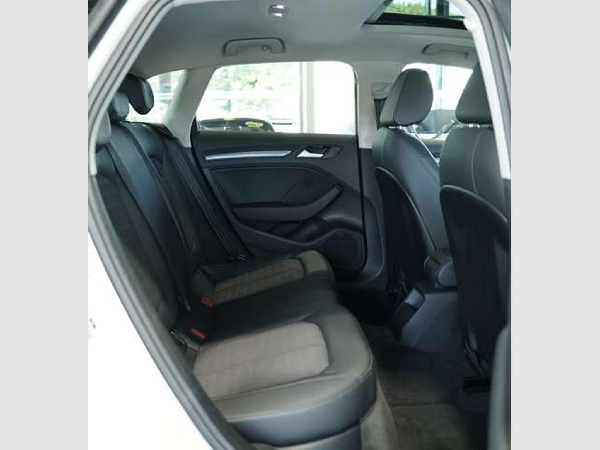 Audi A3 2.0 TDI ambiente quattro *1.Hand *AHK *Pano (2014) - Photo 15