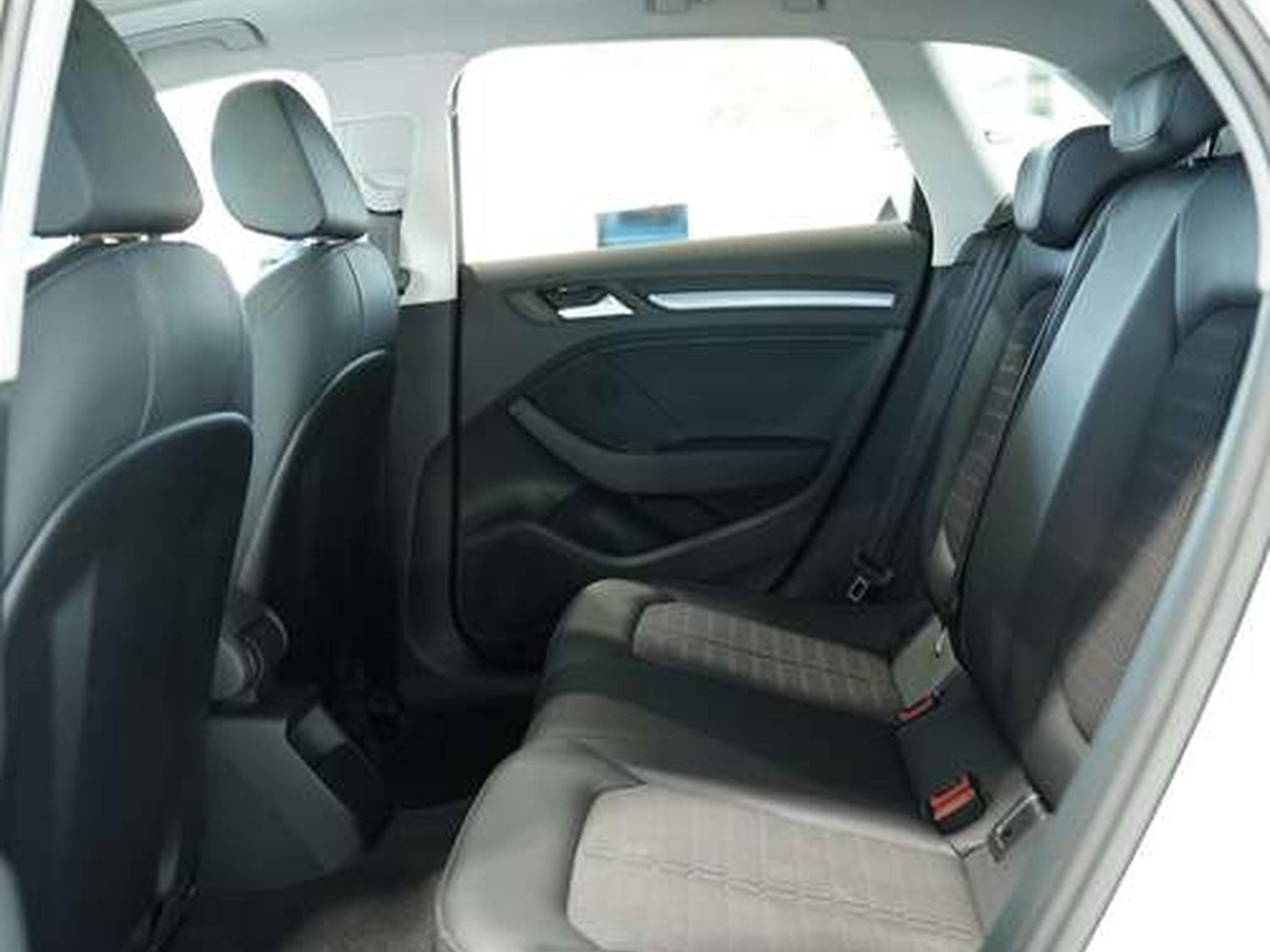 Audi A3 2.0 TDI ambiente quattro *1.Hand *AHK *Pano (2014) - Photo 16