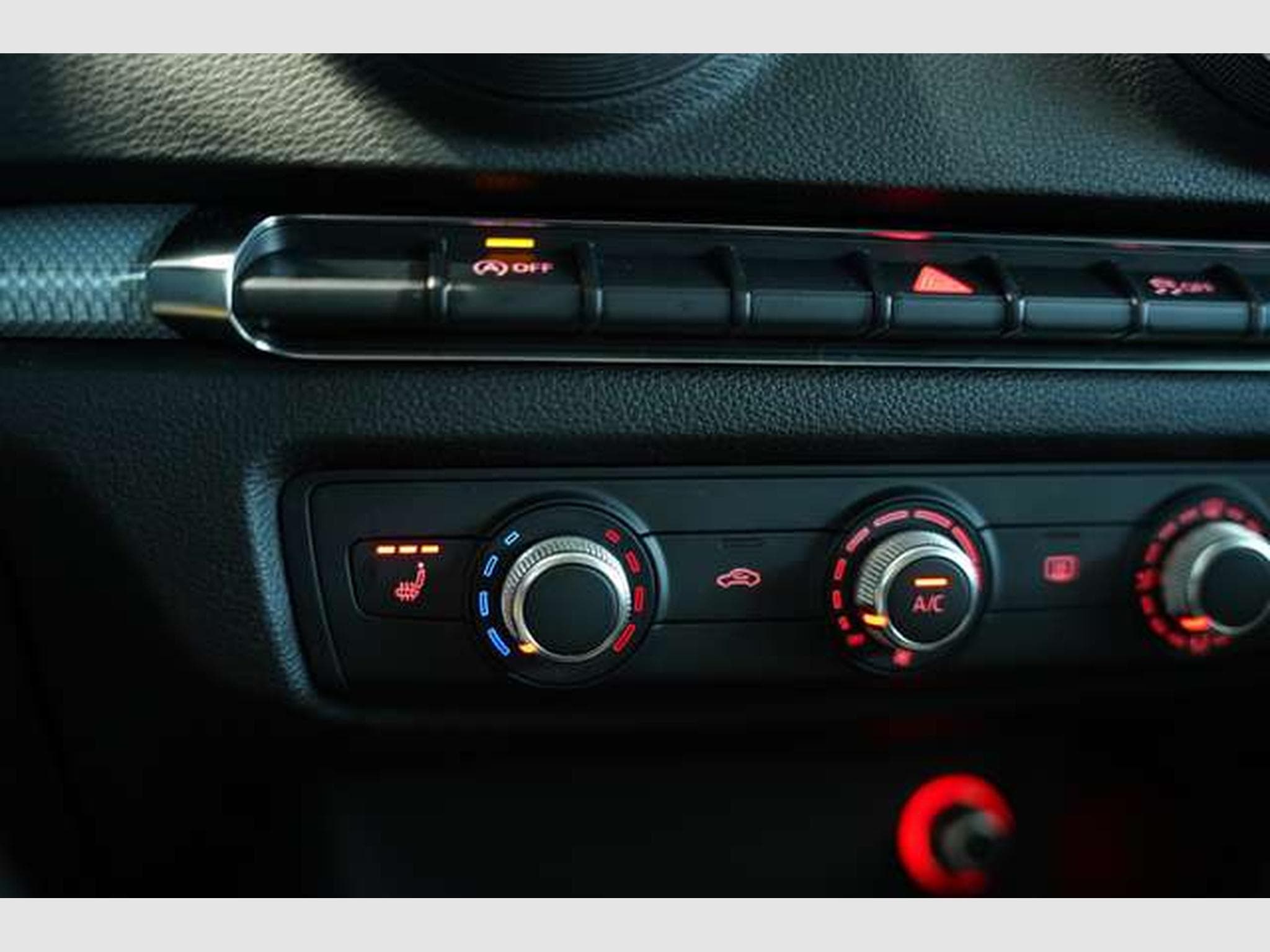 Audi A3 2.0 TDI ambiente quattro *1.Hand *AHK *Pano (2014) - Photo 27