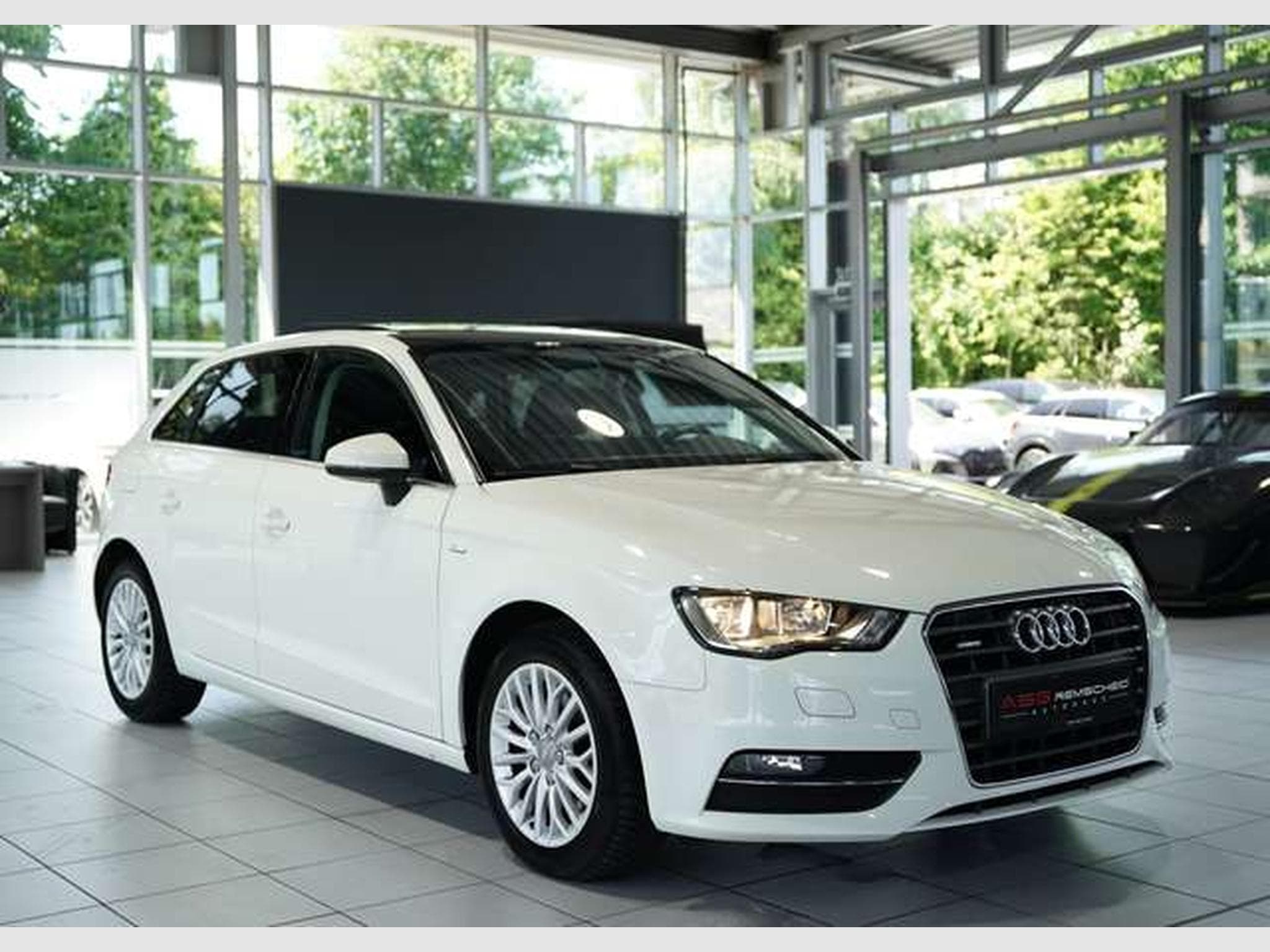Audi A3 2.0 TDI ambiente quattro *1.Hand *AHK *Pano (2014) - Photo 4