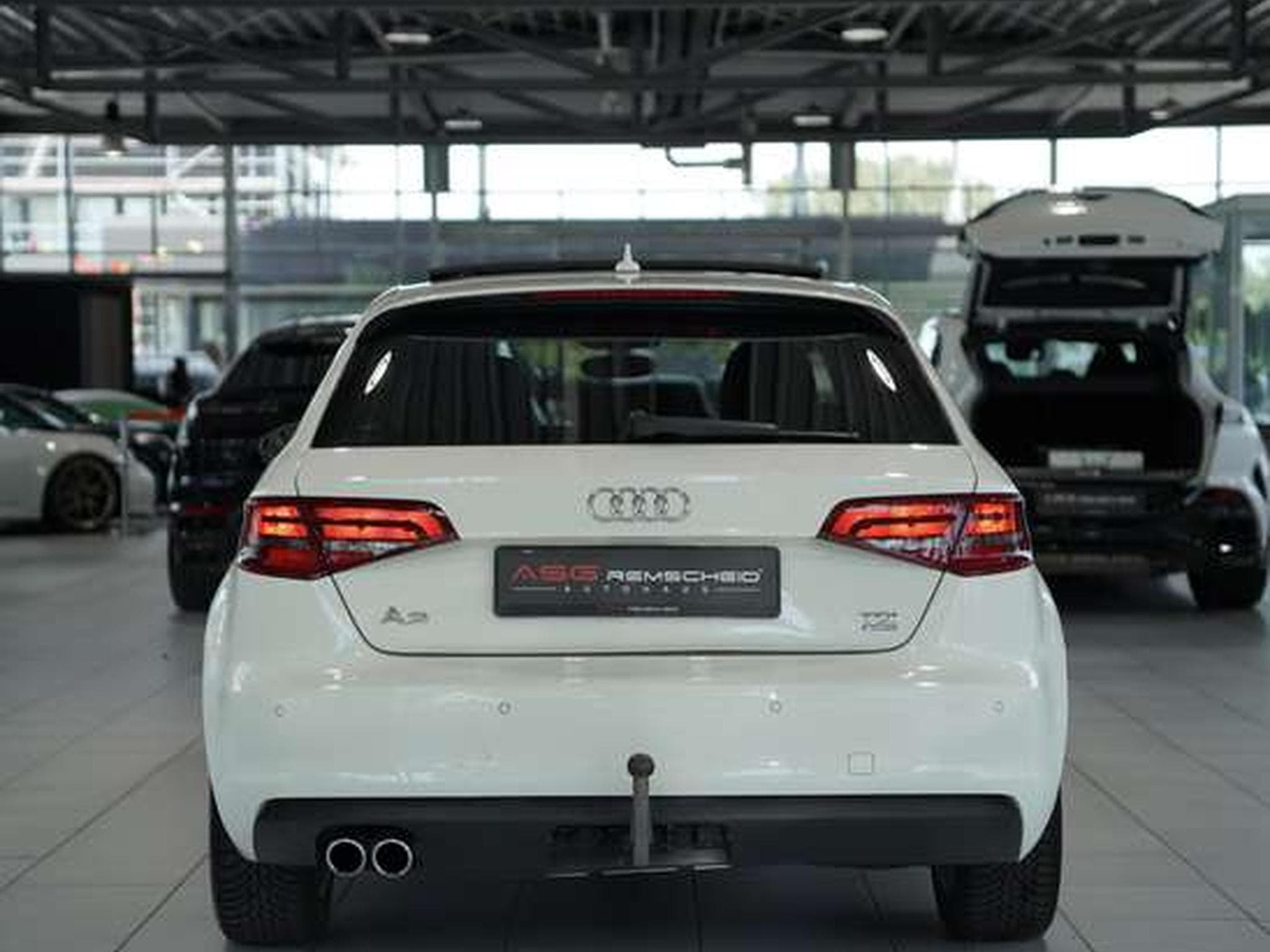 Audi A3 2.0 TDI ambiente quattro *1.Hand *AHK *Pano (2014) - Photo 7