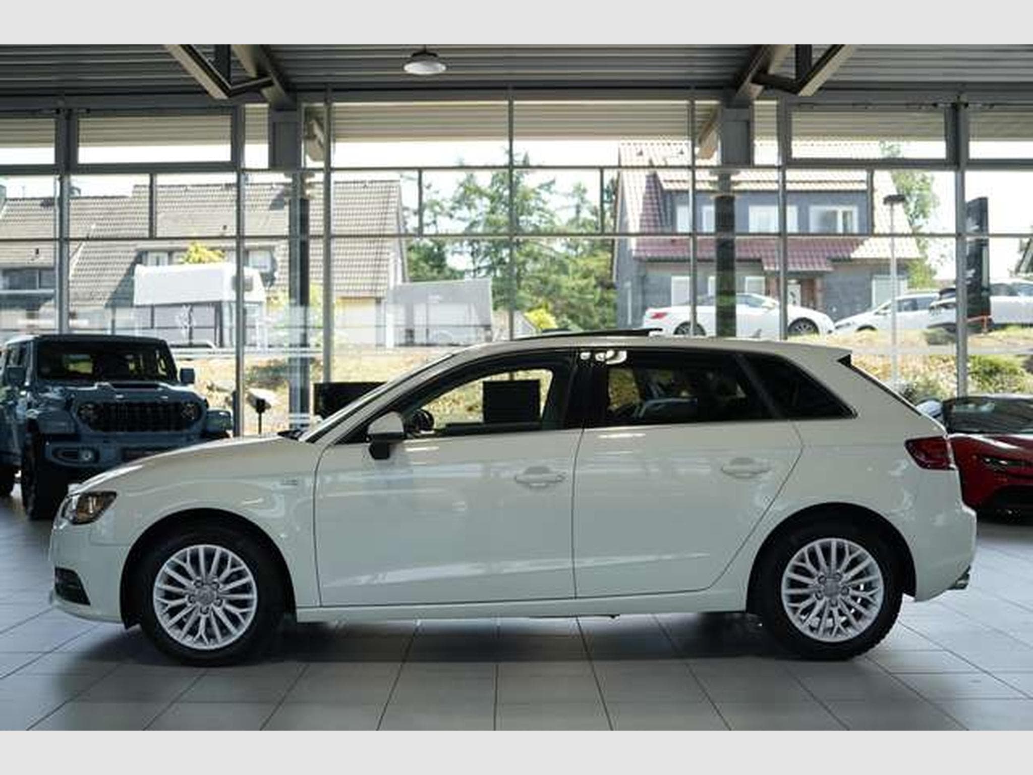 Audi A3 2.0 TDI ambiente quattro *1.Hand *AHK *Pano (2014) - Photo 9