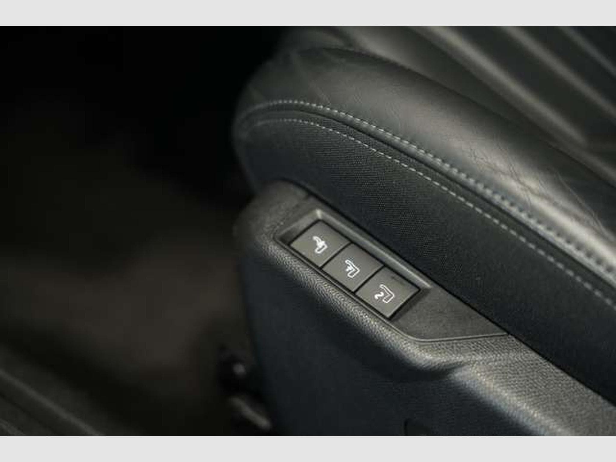 Peugeot 2008 GT 2.Hand *18 *Pano *Kamera *Voll-Leder (2020) - Photo 29
