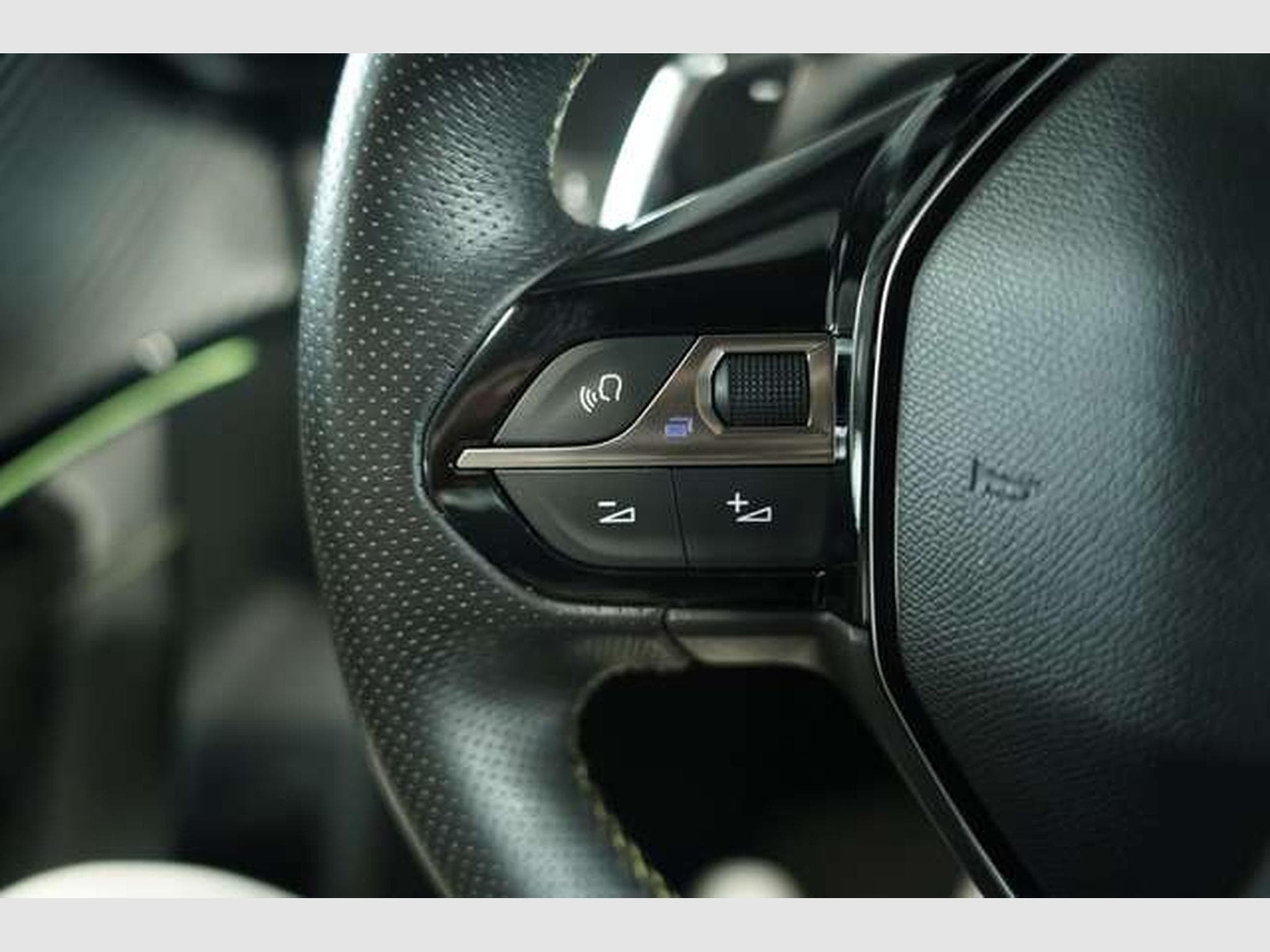 Peugeot 2008 GT 2.Hand *18 *Pano *Kamera *Voll-Leder (2020) - Photo 45