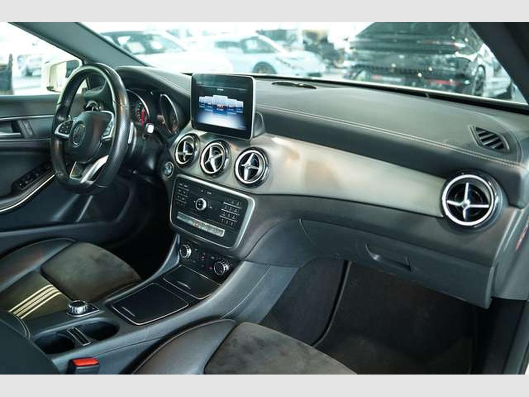 Mercedes A 200 Aut. AMG Line *2.Hand *Pano *LED *Ambiente (2018) - Photo 15