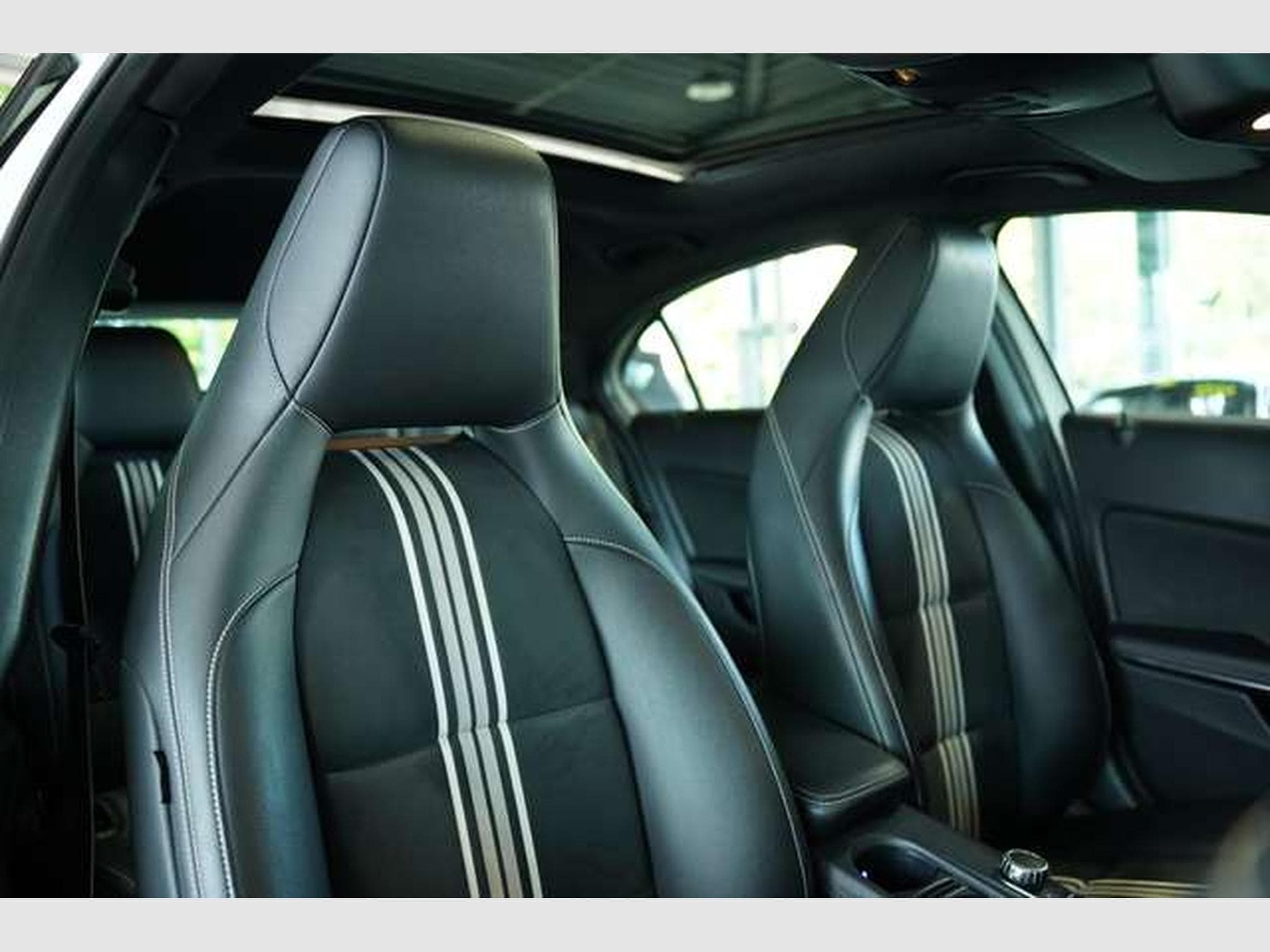 Mercedes A 200 Aut. AMG Line *2.Hand *Pano *LED *Ambiente (2018) - Photo 16