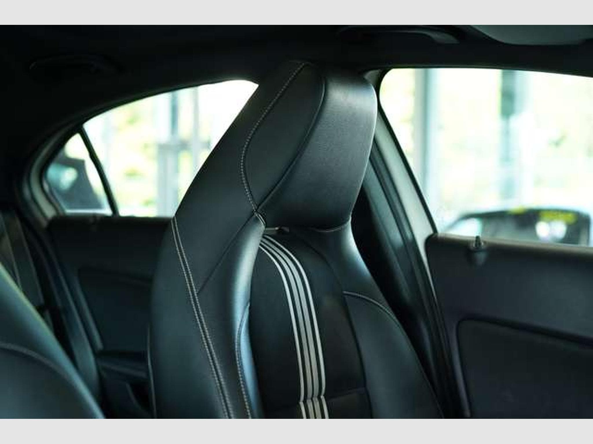 Mercedes A 200 Aut. AMG Line *2.Hand *Pano *LED *Ambiente (2018) - Photo 17