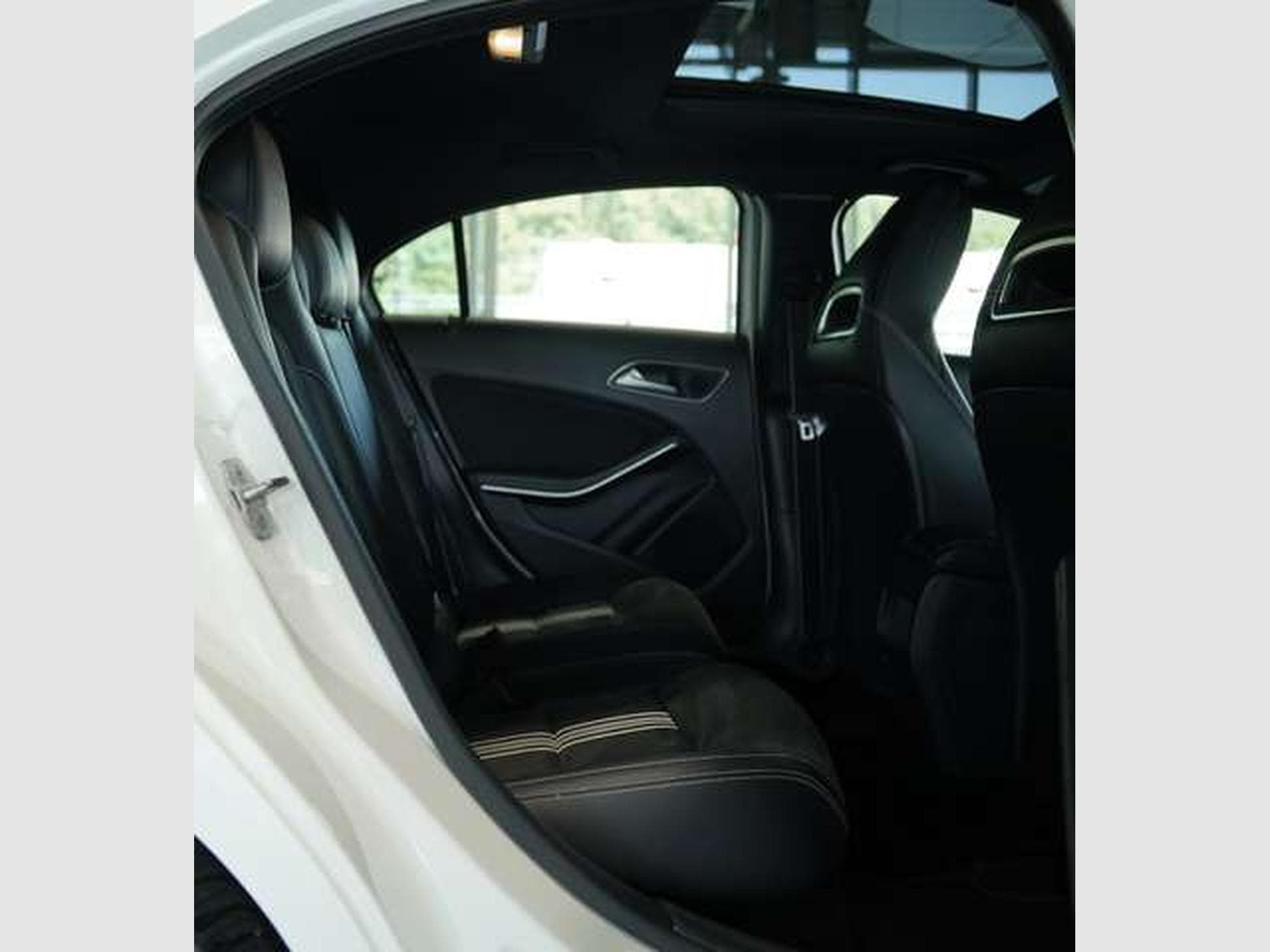 Mercedes A 200 Aut. AMG Line *2.Hand *Pano *LED *Ambiente (2018) - Photo 18