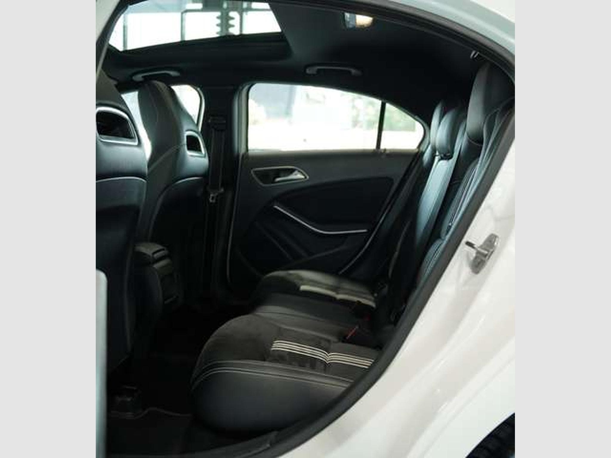 Mercedes A 200 Aut. AMG Line *2.Hand *Pano *LED *Ambiente (2018) - Photo 19