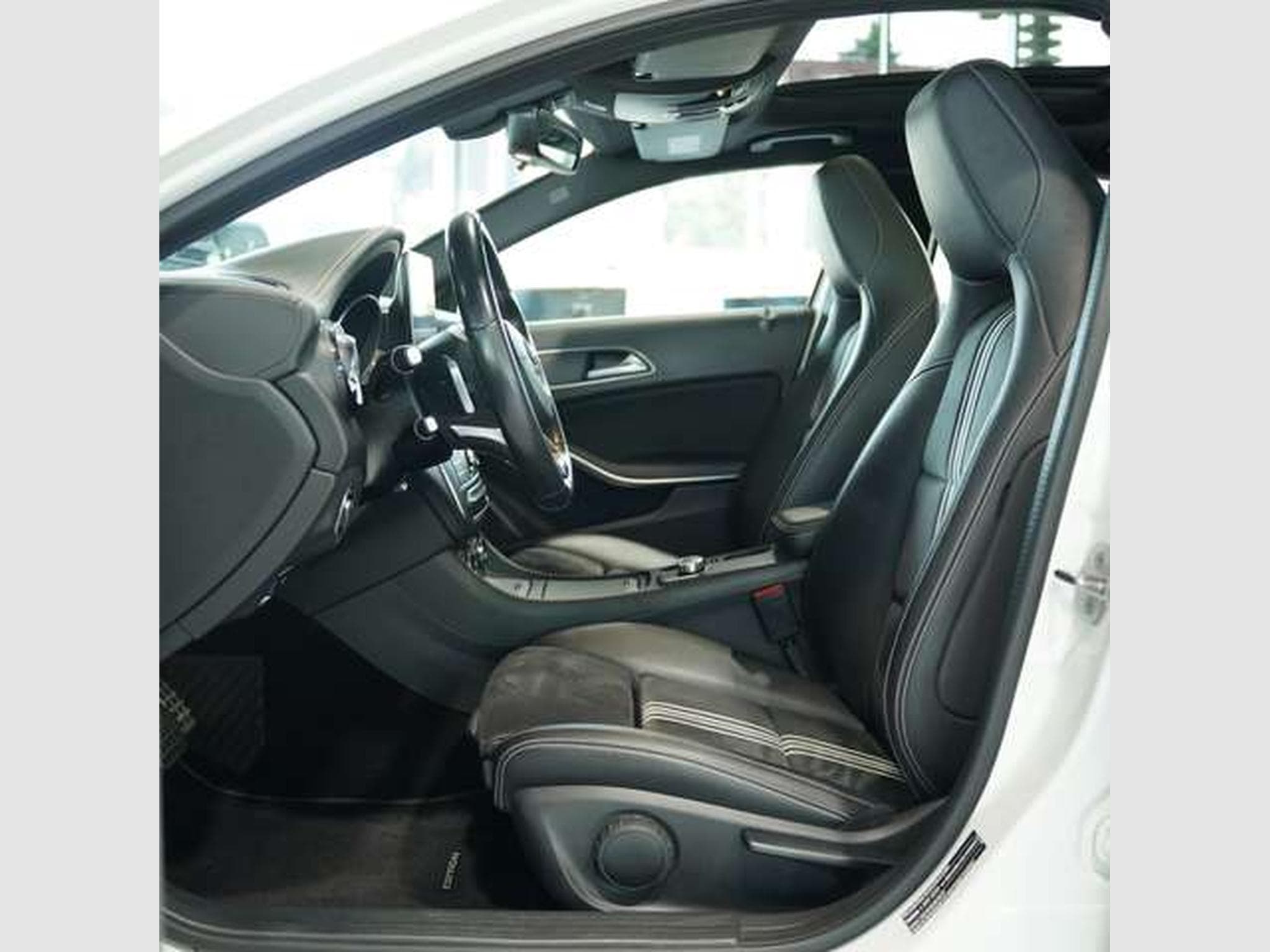 Mercedes A 200 Aut. AMG Line *2.Hand *Pano *LED *Ambiente (2018) - Photo 21