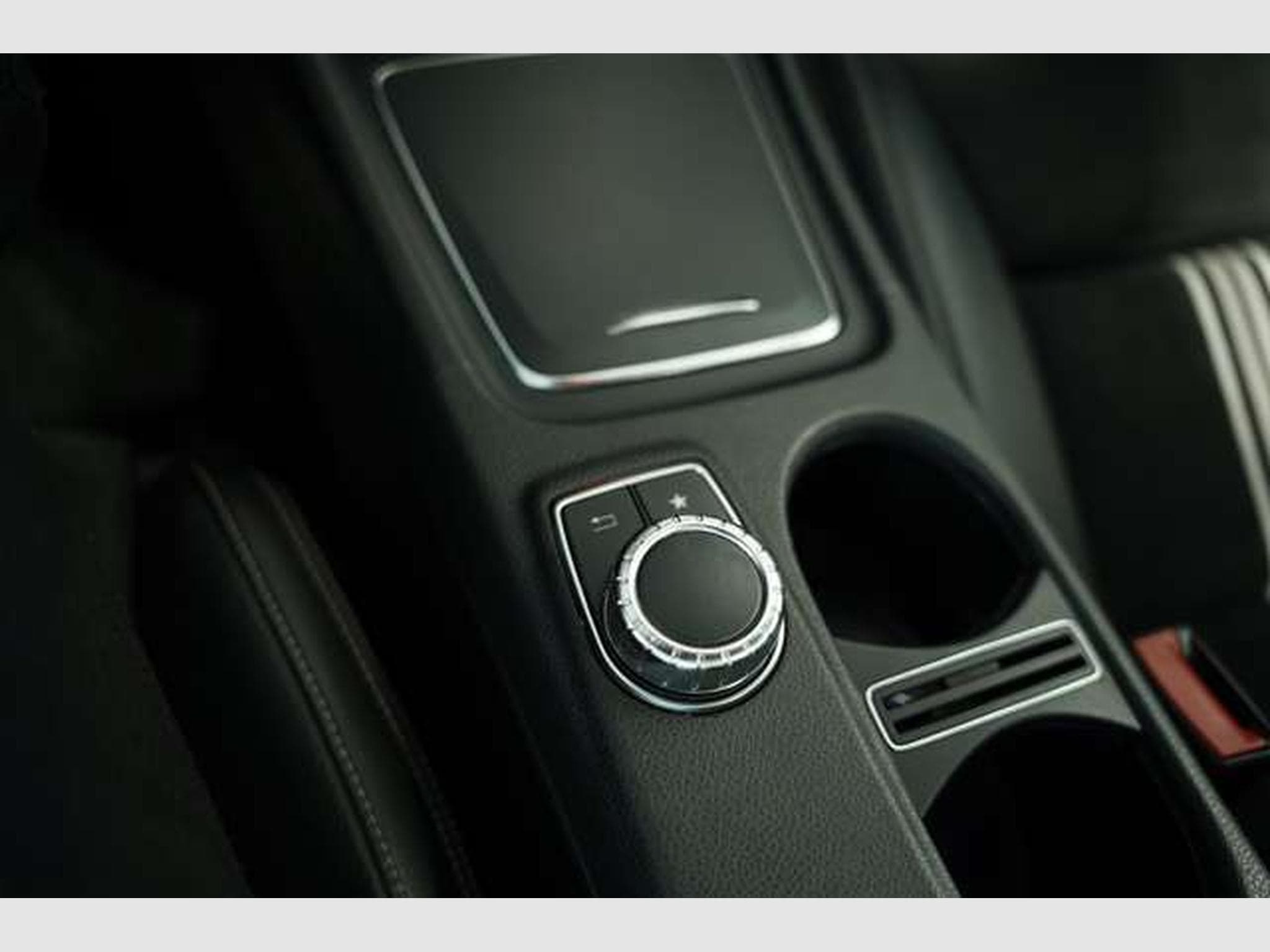 Mercedes A 200 Aut. AMG Line *2.Hand *Pano *LED *Ambiente (2018) - Photo 25
