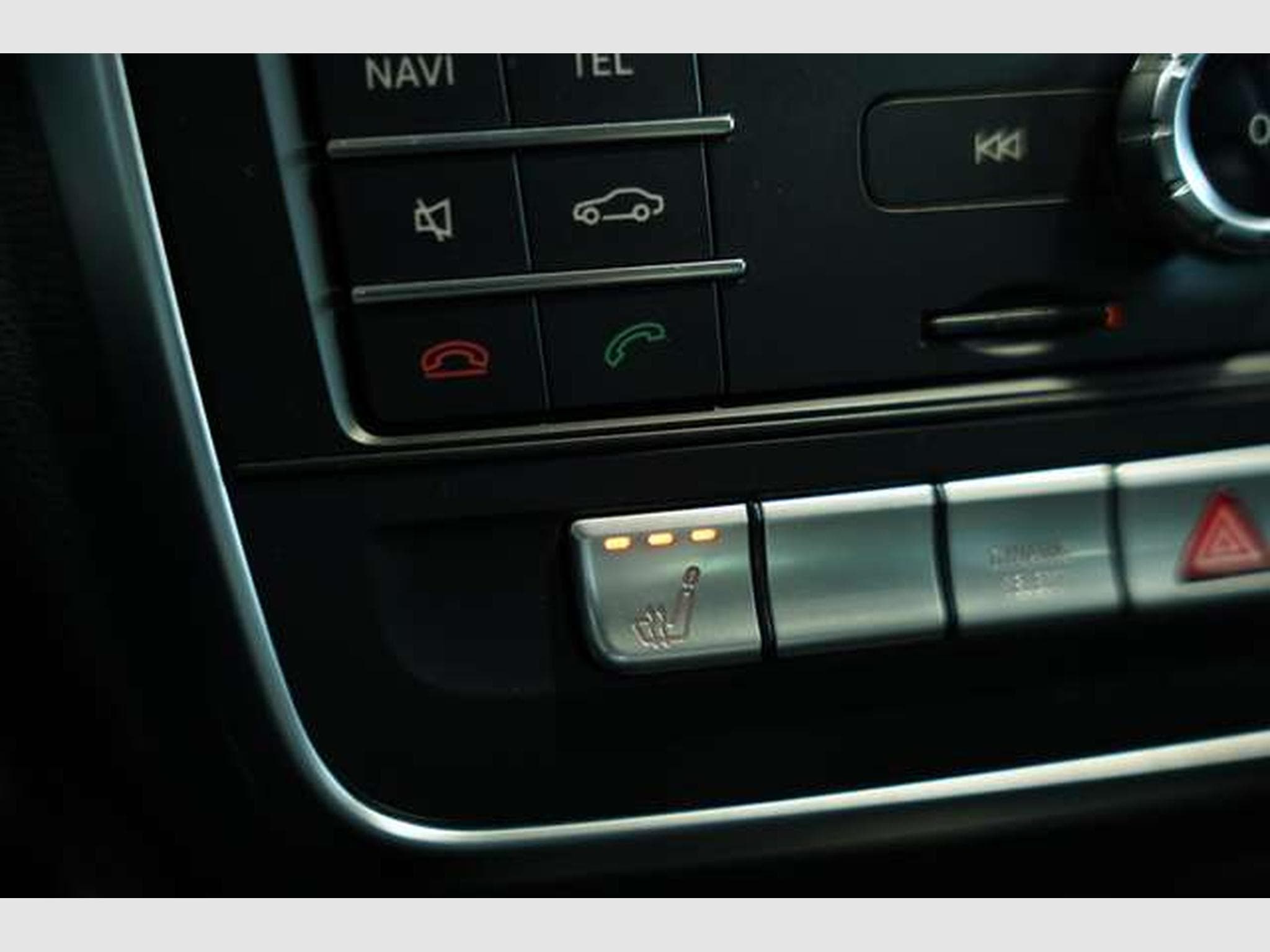 Mercedes A 200 Aut. AMG Line *2.Hand *Pano *LED *Ambiente (2018) - Photo 26