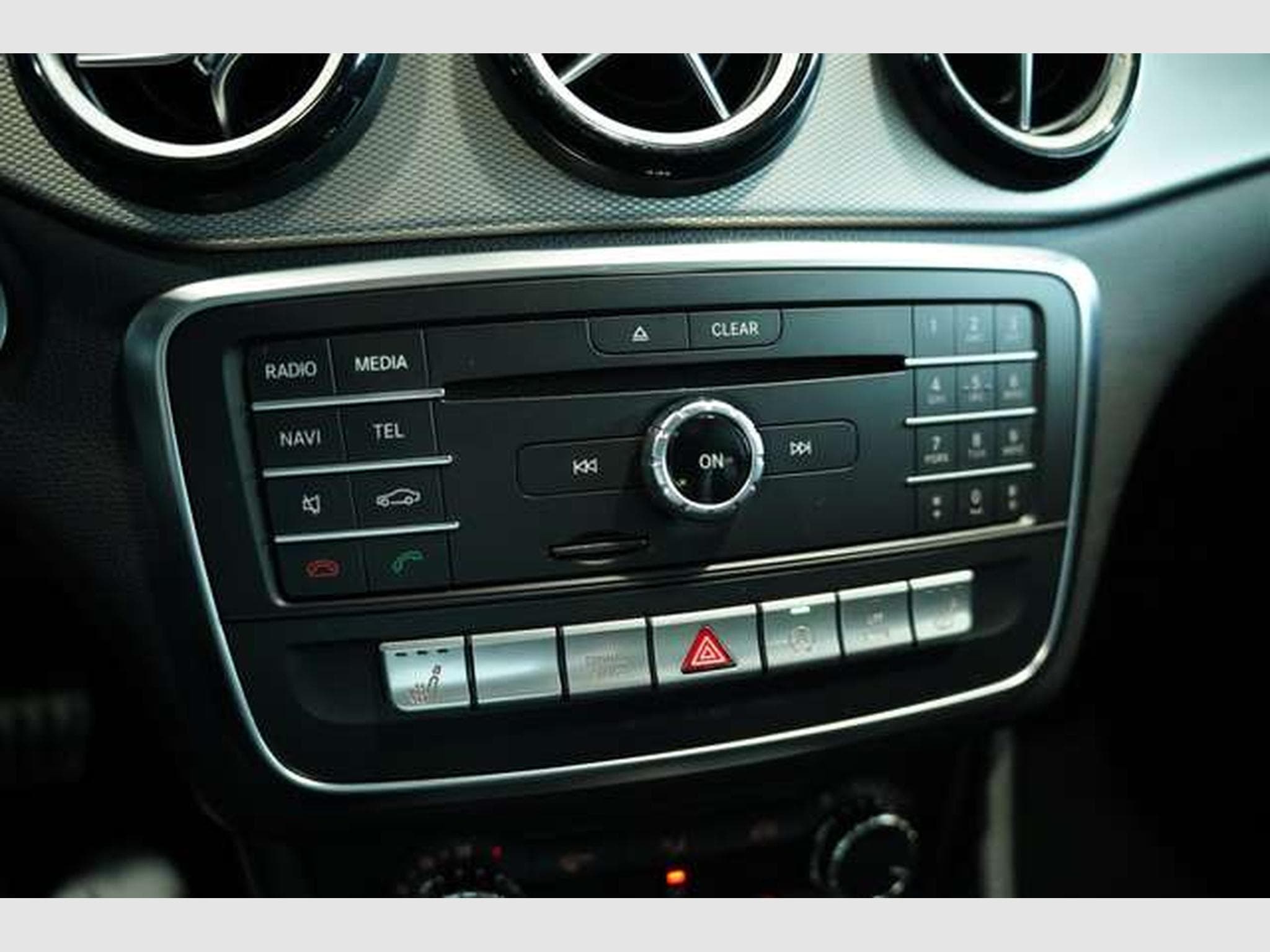 Mercedes A 200 Aut. AMG Line *2.Hand *Pano *LED *Ambiente (2018) - Photo 28
