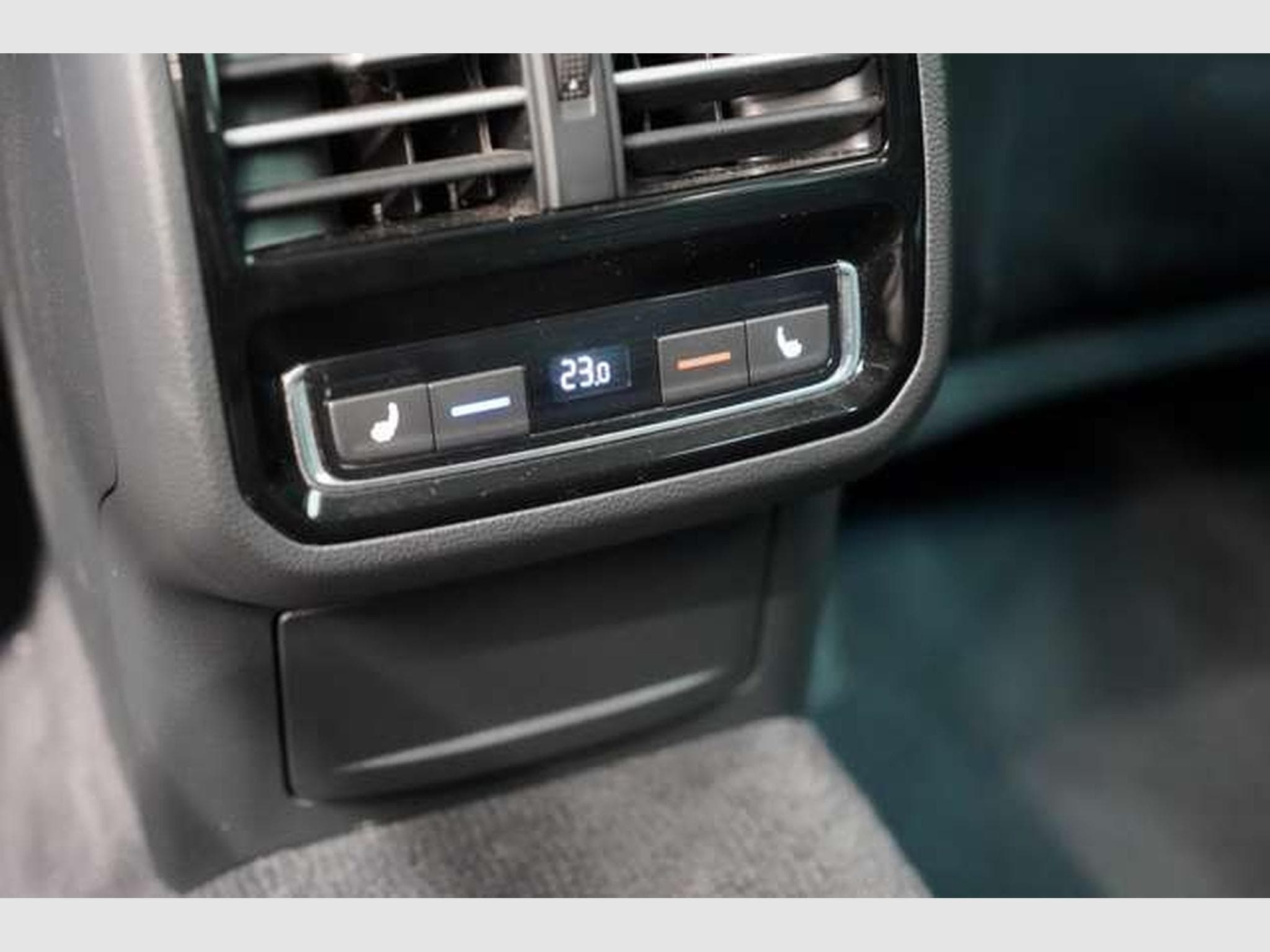 VW Passat Highline 4M DSG *ACC *Navi *Kam (2015) - Photo 35