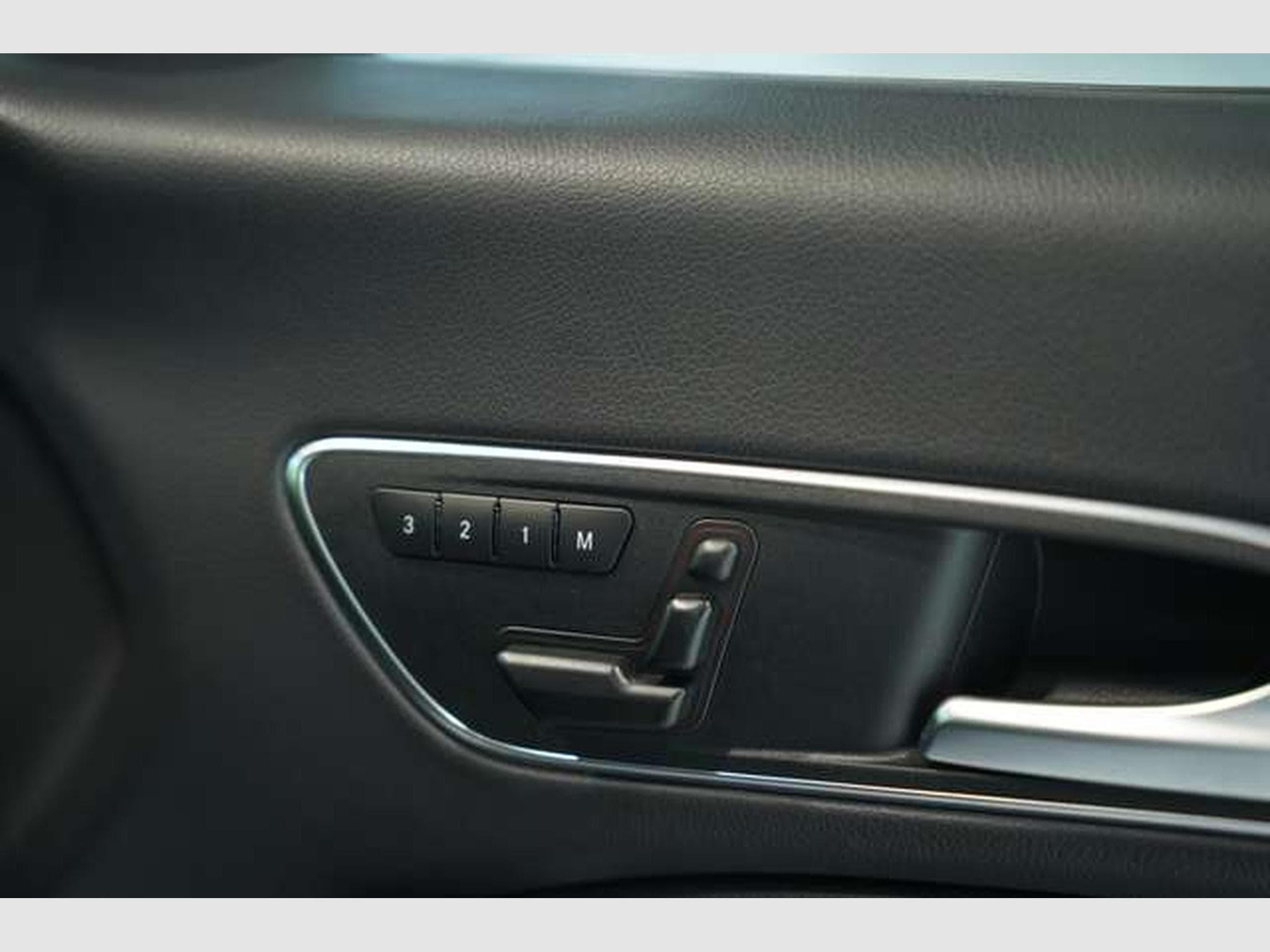 Mercedes CLA 200 2.H *Pano *H&K*Memory*ACC (2015) - Foto 21