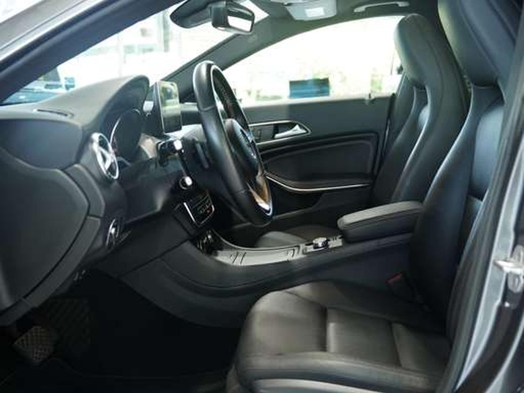 Mercedes CLA 200 2.H *Pano *H&K*Memory*ACC (2015) - Foto 26