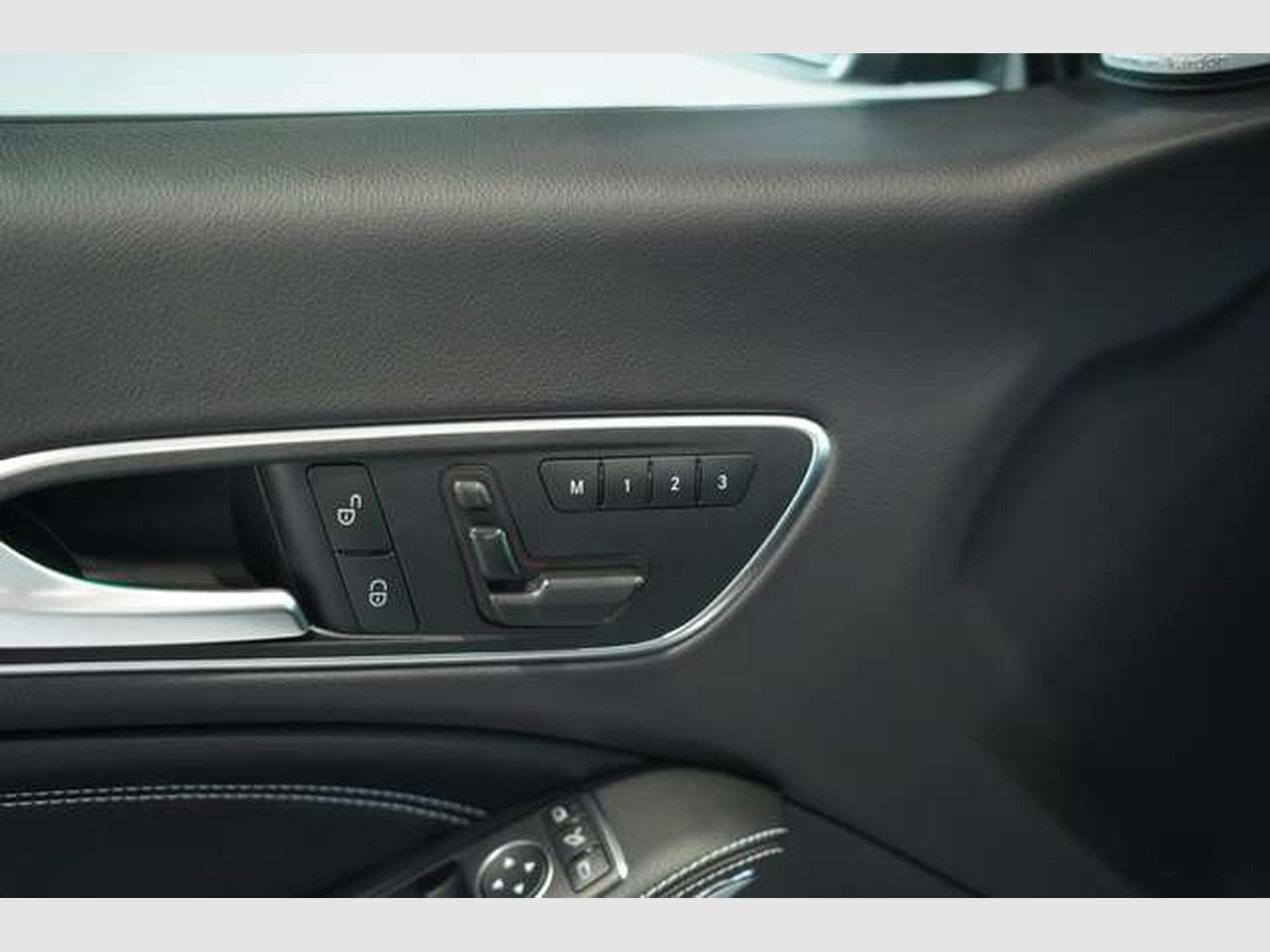 Mercedes CLA 200 2.H *Pano *H&K*Memory*ACC (2015) - Foto 28