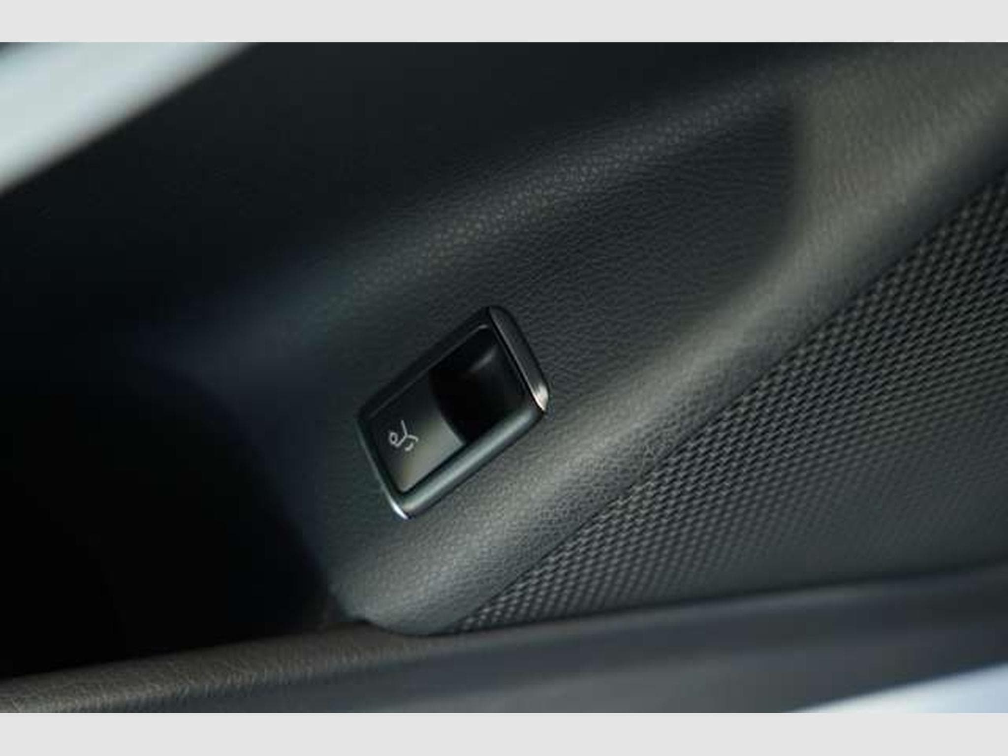 Mercedes CLA 200 2.H *Pano *H&K*Memory*ACC (2015) - Foto 30