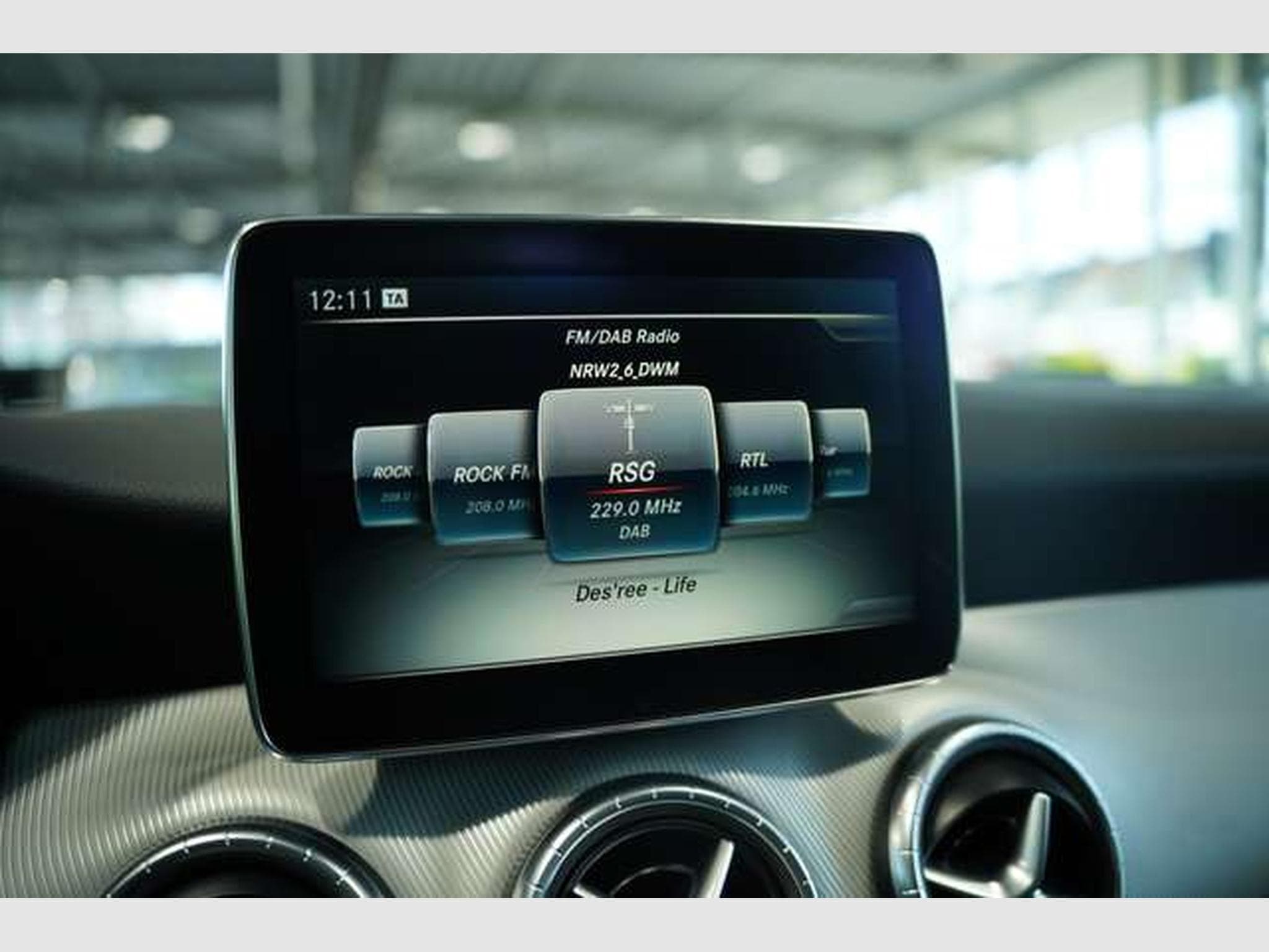 Mercedes CLA 200 2.H *Pano *H&K*Memory*ACC (2015) - Foto 36