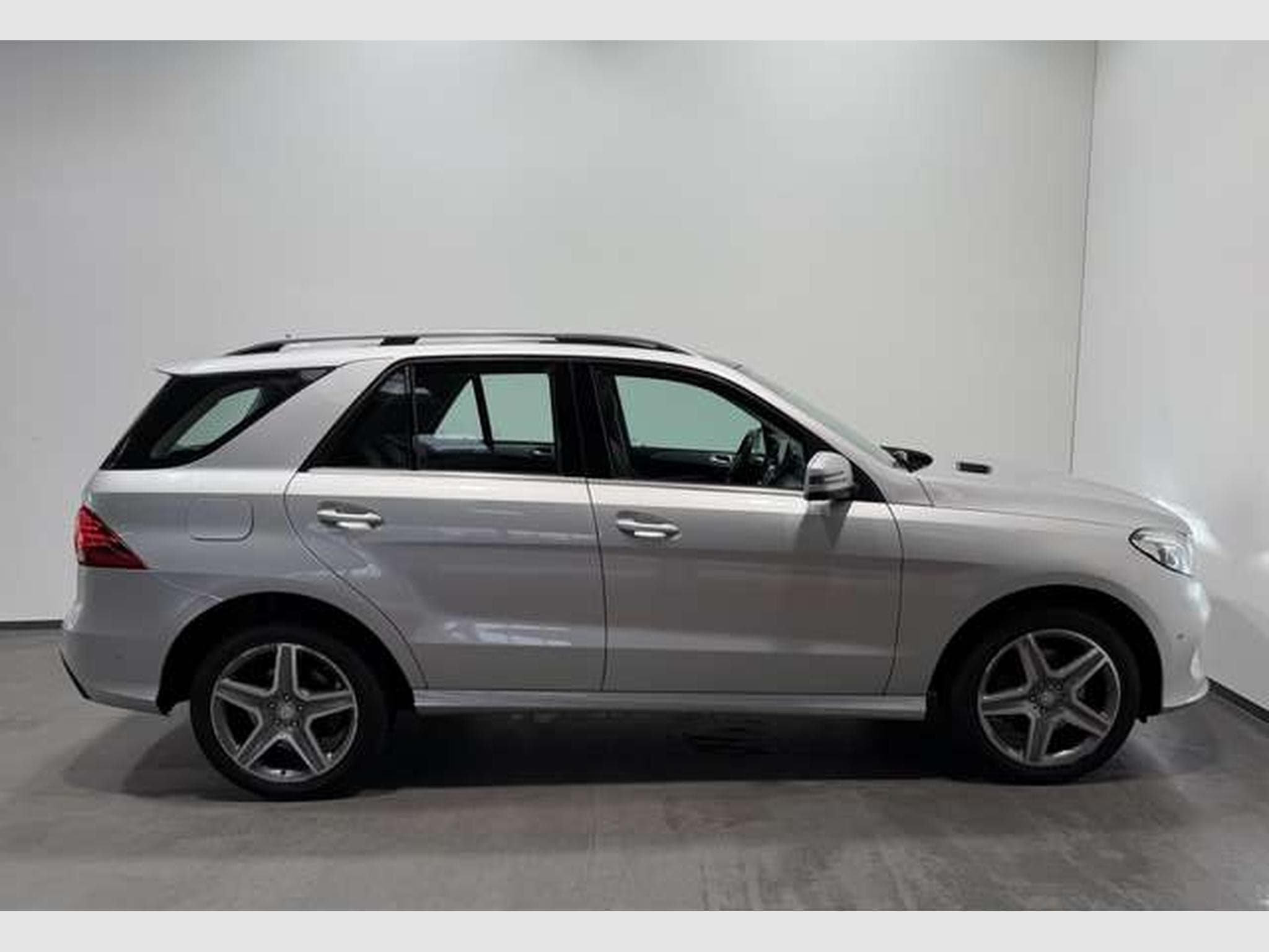 Mercedes GLE 350 d 4M AMG Line *2.H *Pano *Memory *AHK (2015) - Photo 4