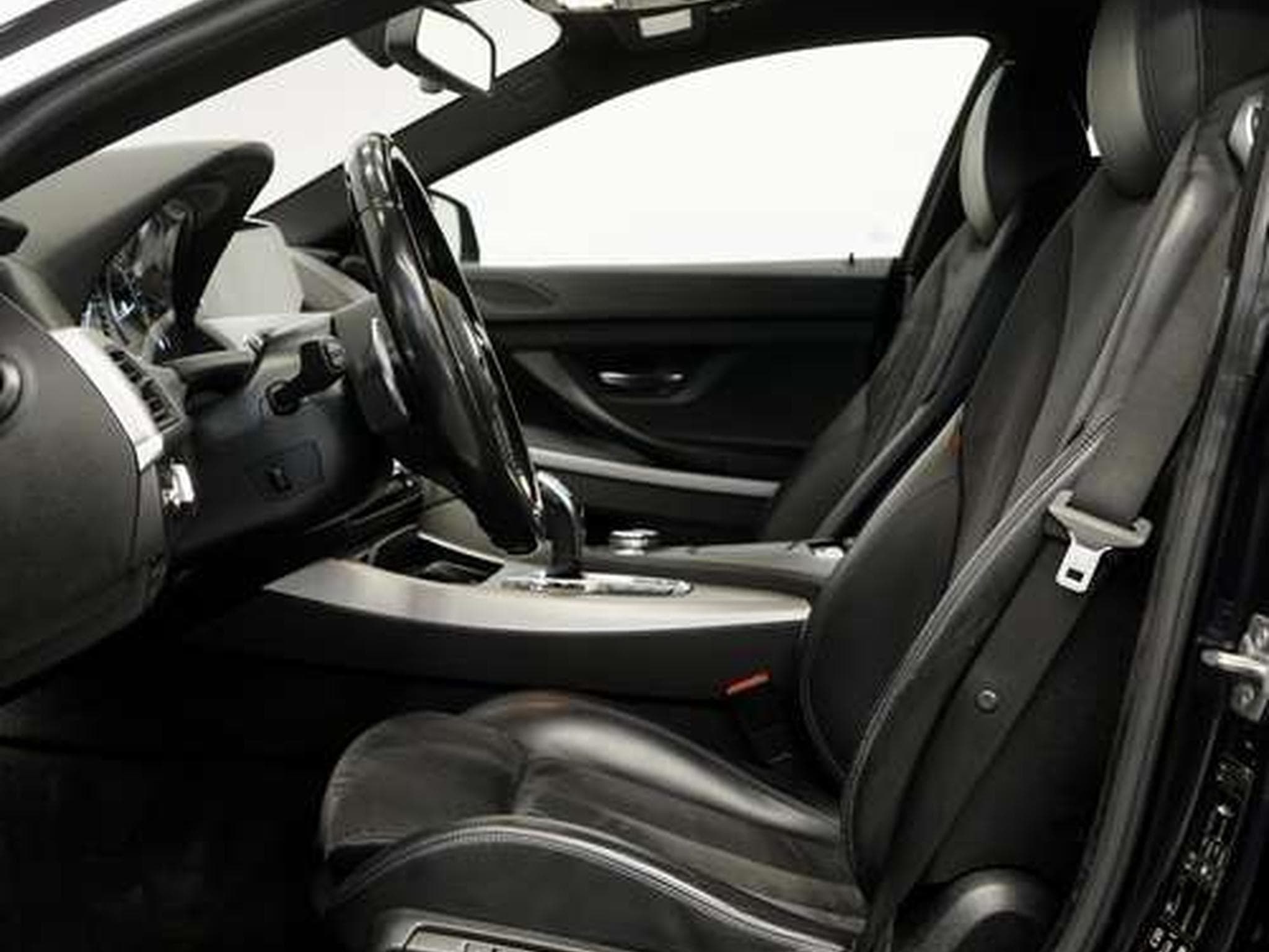 BMW 640 i xD *M Sportpaket *KettenProblem (2015) - Photo 16