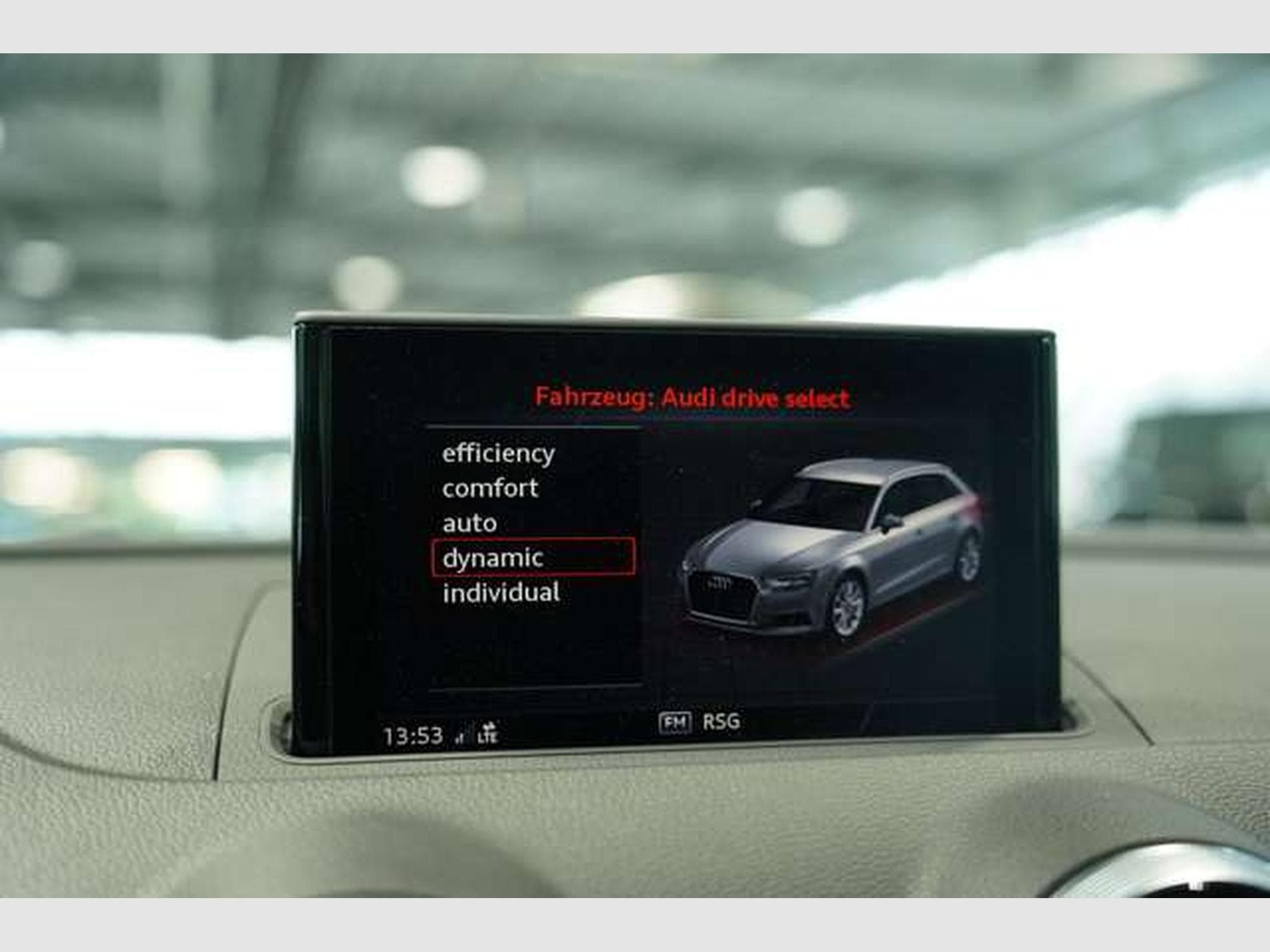 Audi A3 q Sportback 2.0 TFSI S-Tr. *1.H *ACC*Pano*PDC (2019) - Photo 37