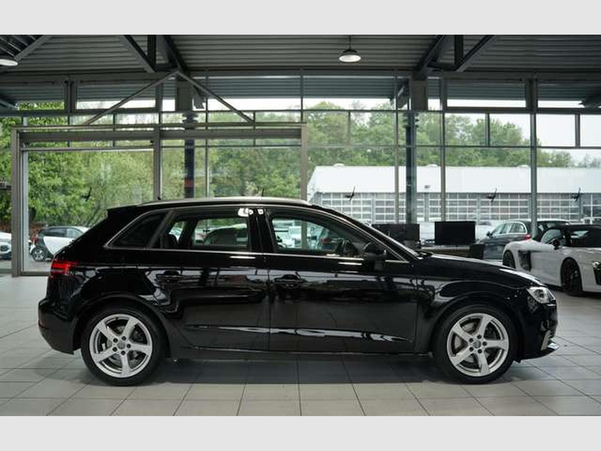 Audi A3 q Sportback 2.0 TFSI S-Tr. *1.H *ACC*Pano*PDC (2019) - Photo 6