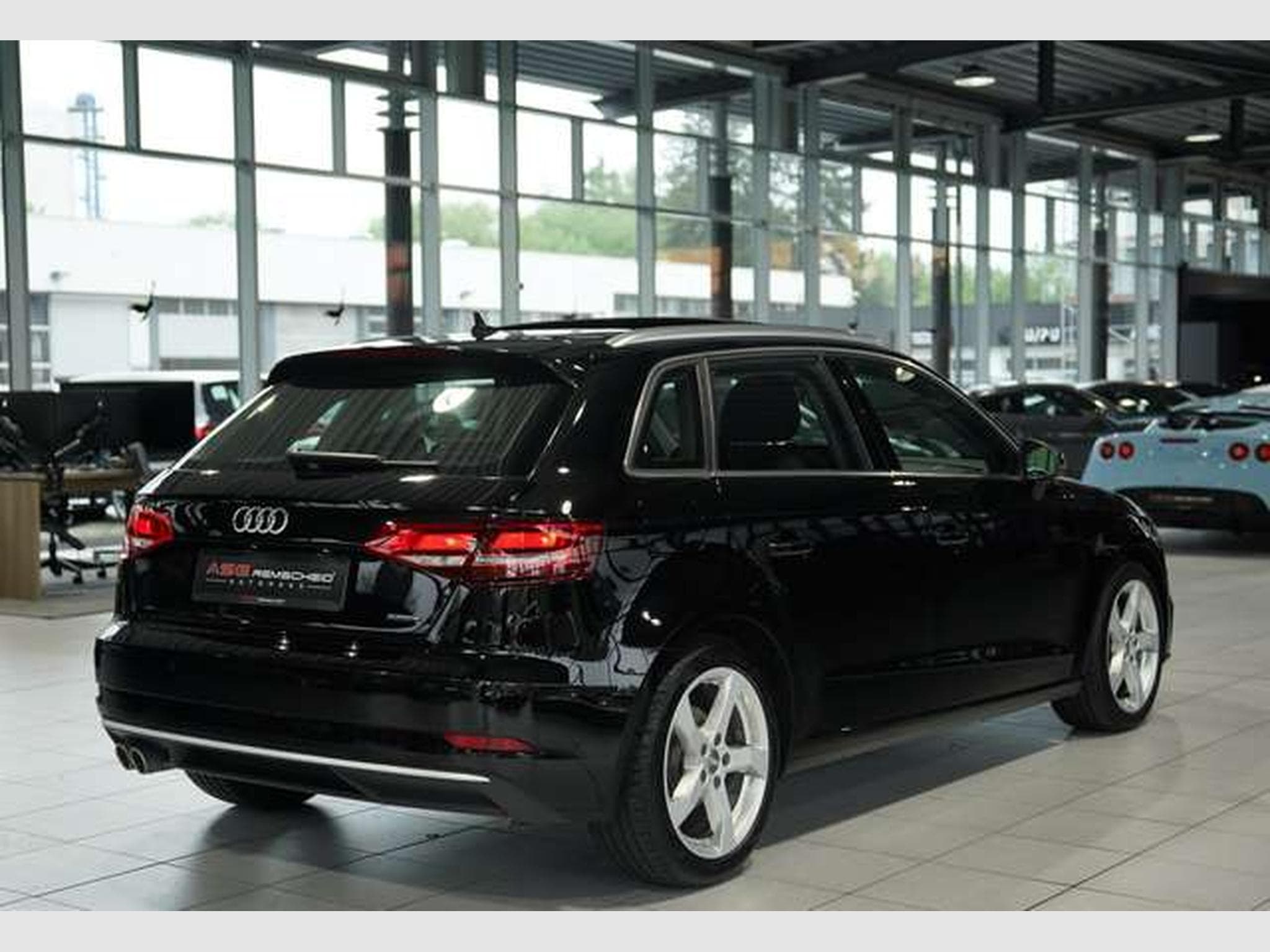 Audi A3 q Sportback 2.0 TFSI S-Tr. *1.H *ACC*Pano*PDC (2019) - Photo 8