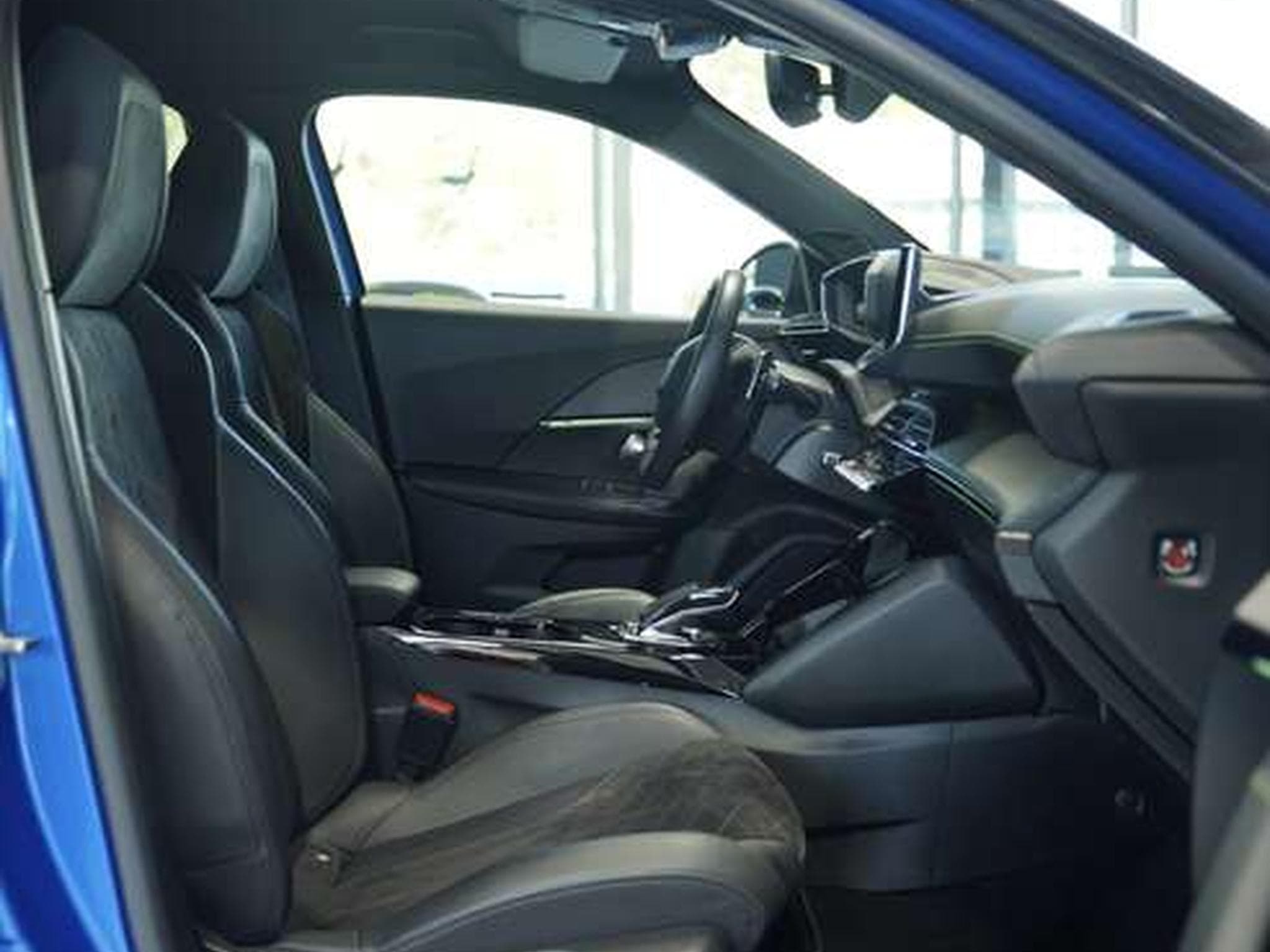 Peugeot 2008 GT *18 Zoll *ACC *Digital *Kamera (2020) - Photo 15