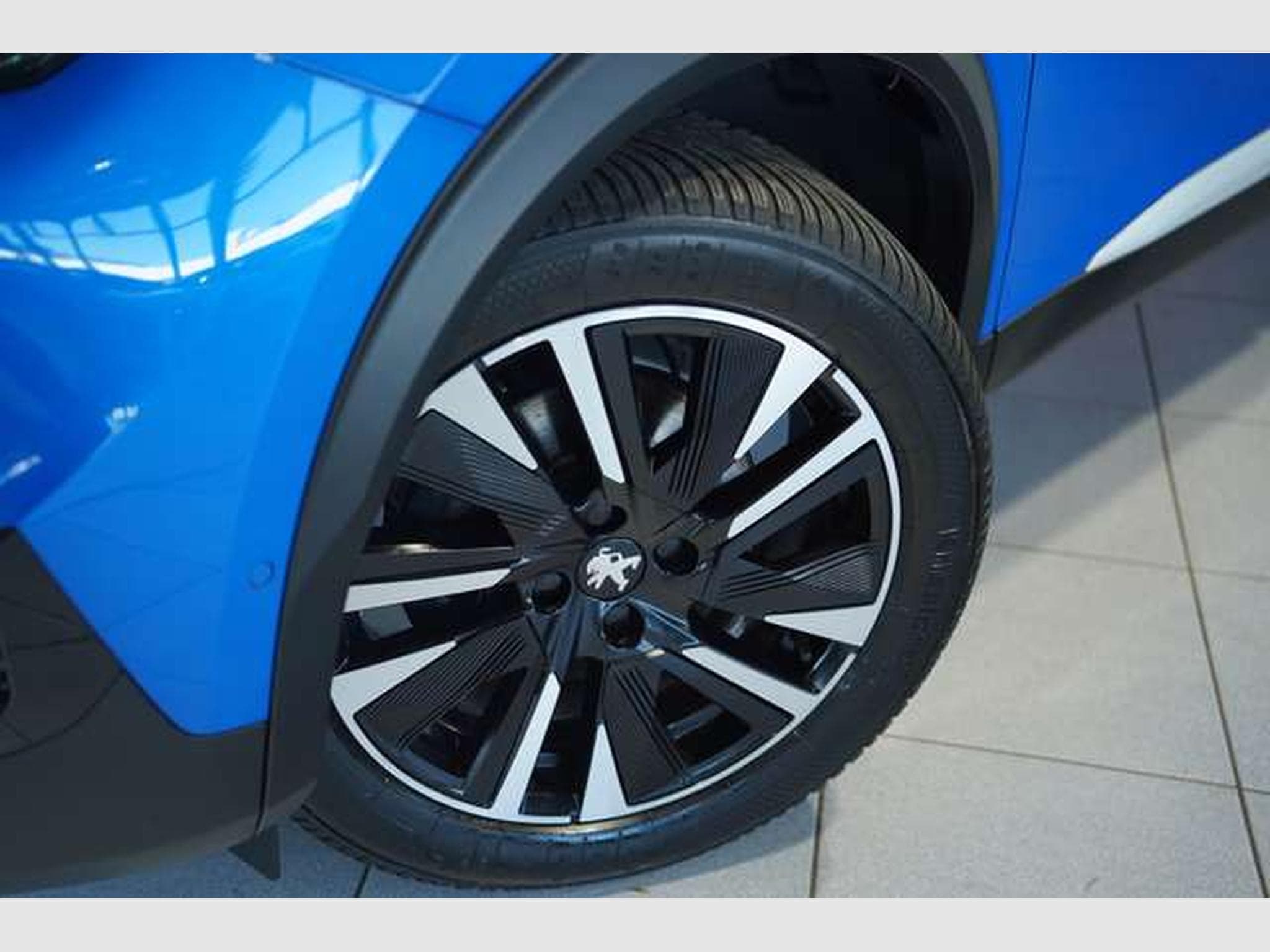 Peugeot 2008 GT *18 Zoll *ACC *Digital *Kamera (2020) - Photo 2