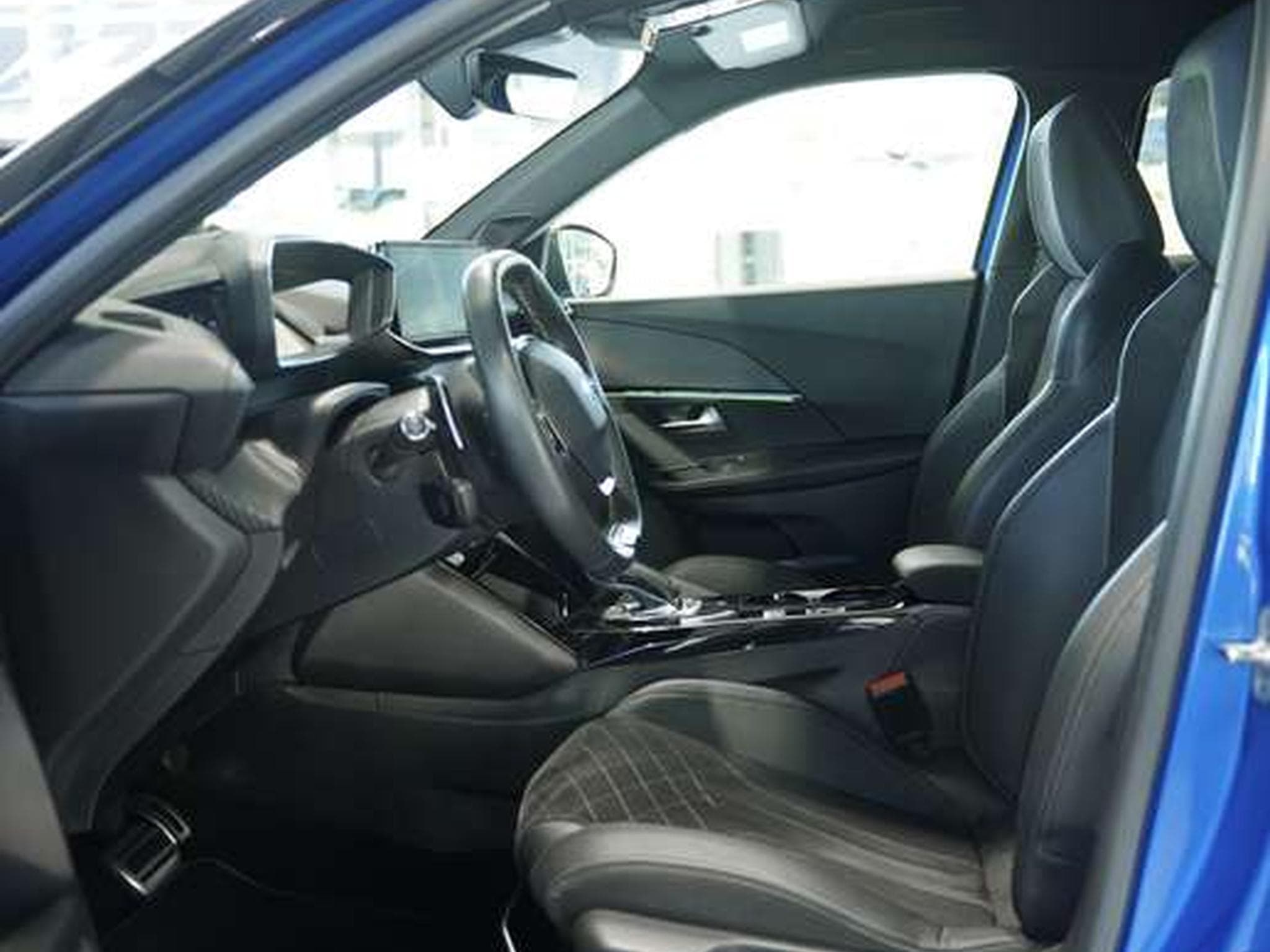 Peugeot 2008 GT *18 Zoll *ACC *Digital *Kamera (2020) - Photo 24