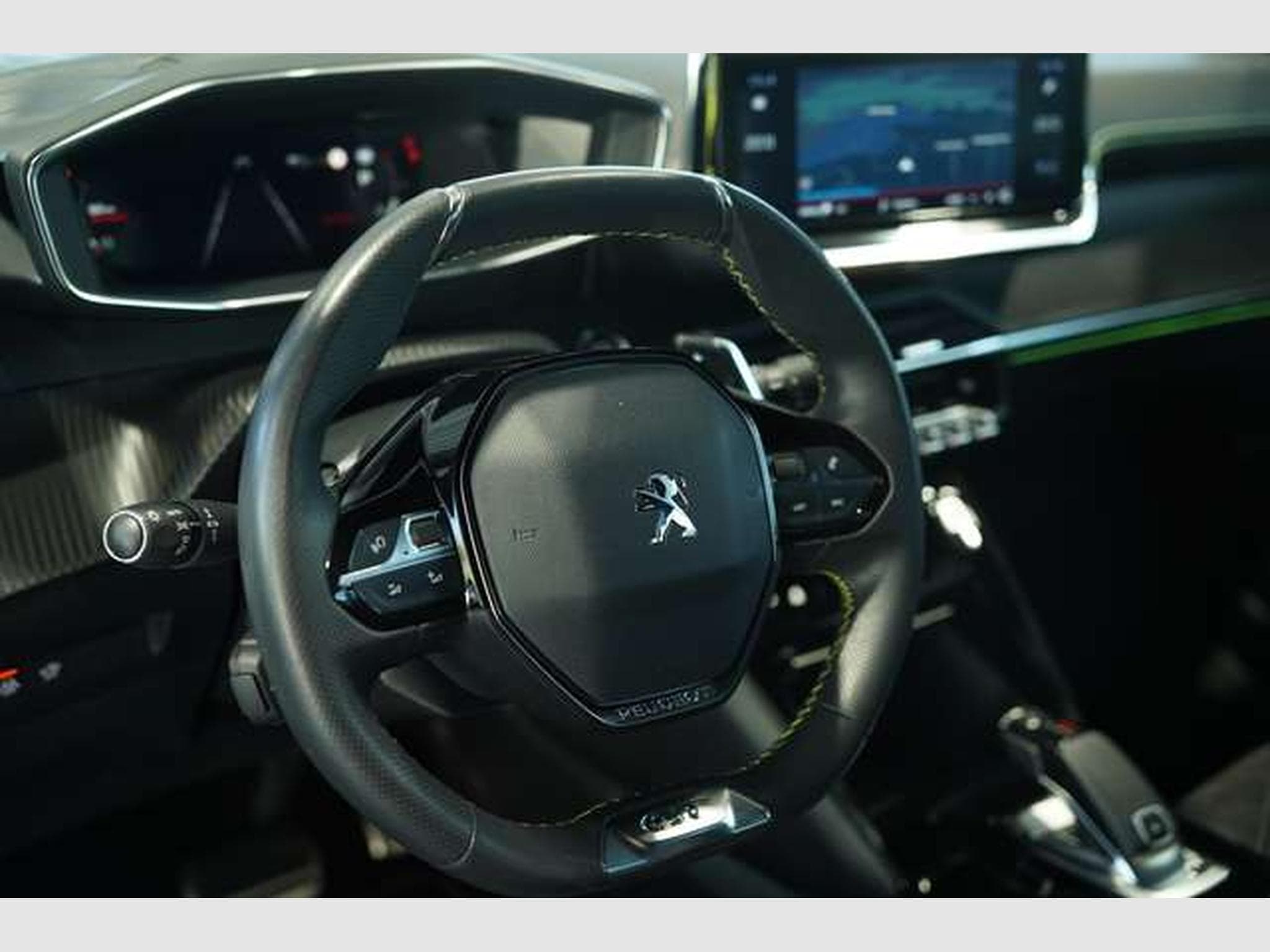 Peugeot 2008 GT *18 Zoll *ACC *Digital *Kamera (2020) - Photo 26