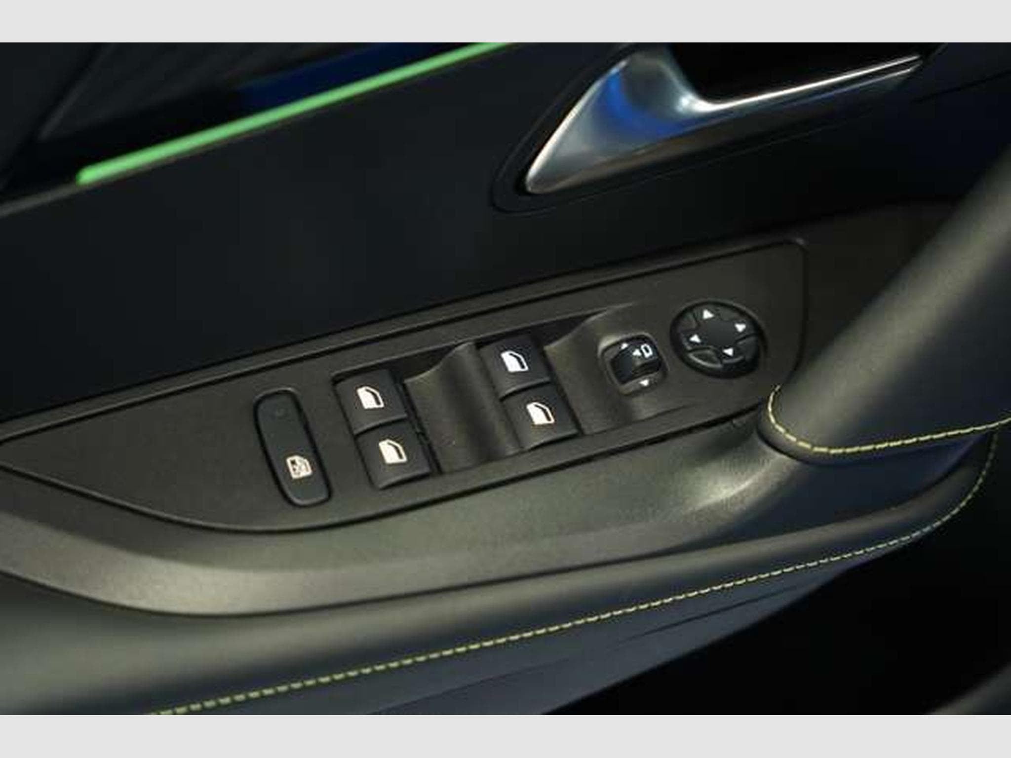 Peugeot 2008 GT *18 Zoll *ACC *Digital *Kamera (2020) - Photo 27