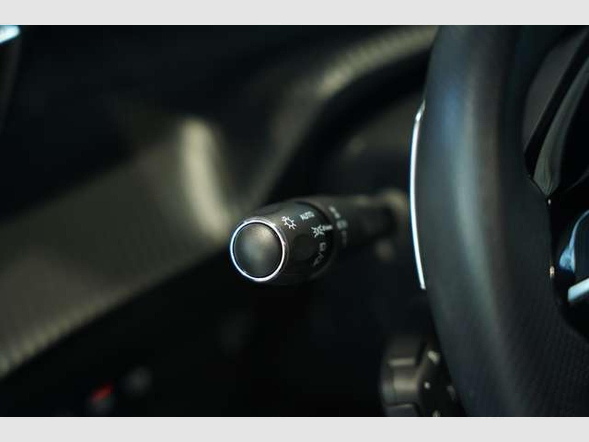 Peugeot 2008 GT *18 Zoll *ACC *Digital *Kamera (2020) - Photo 28