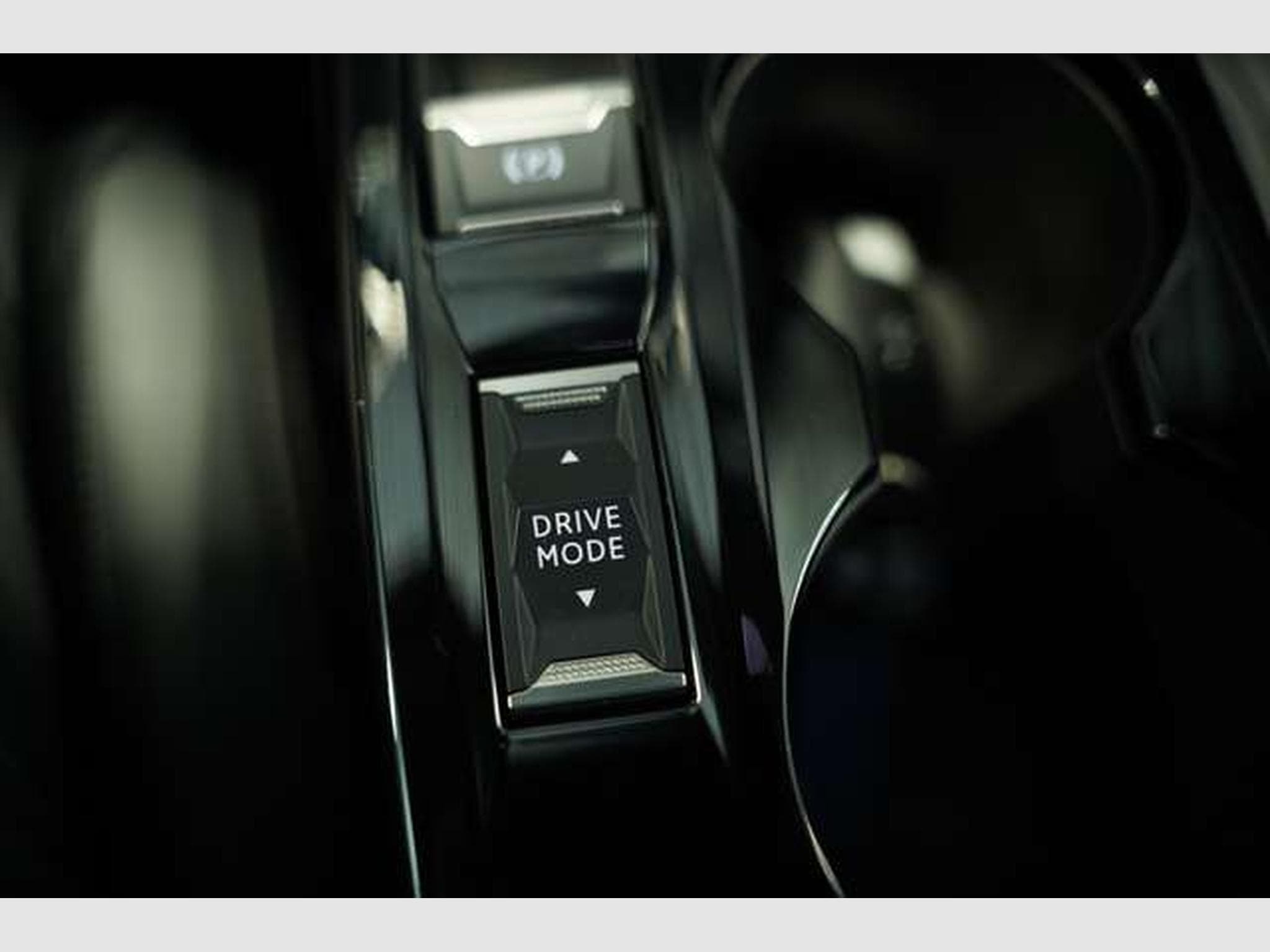 Peugeot 2008 GT *18 Zoll *ACC *Digital *Kamera (2020) - Photo 31
