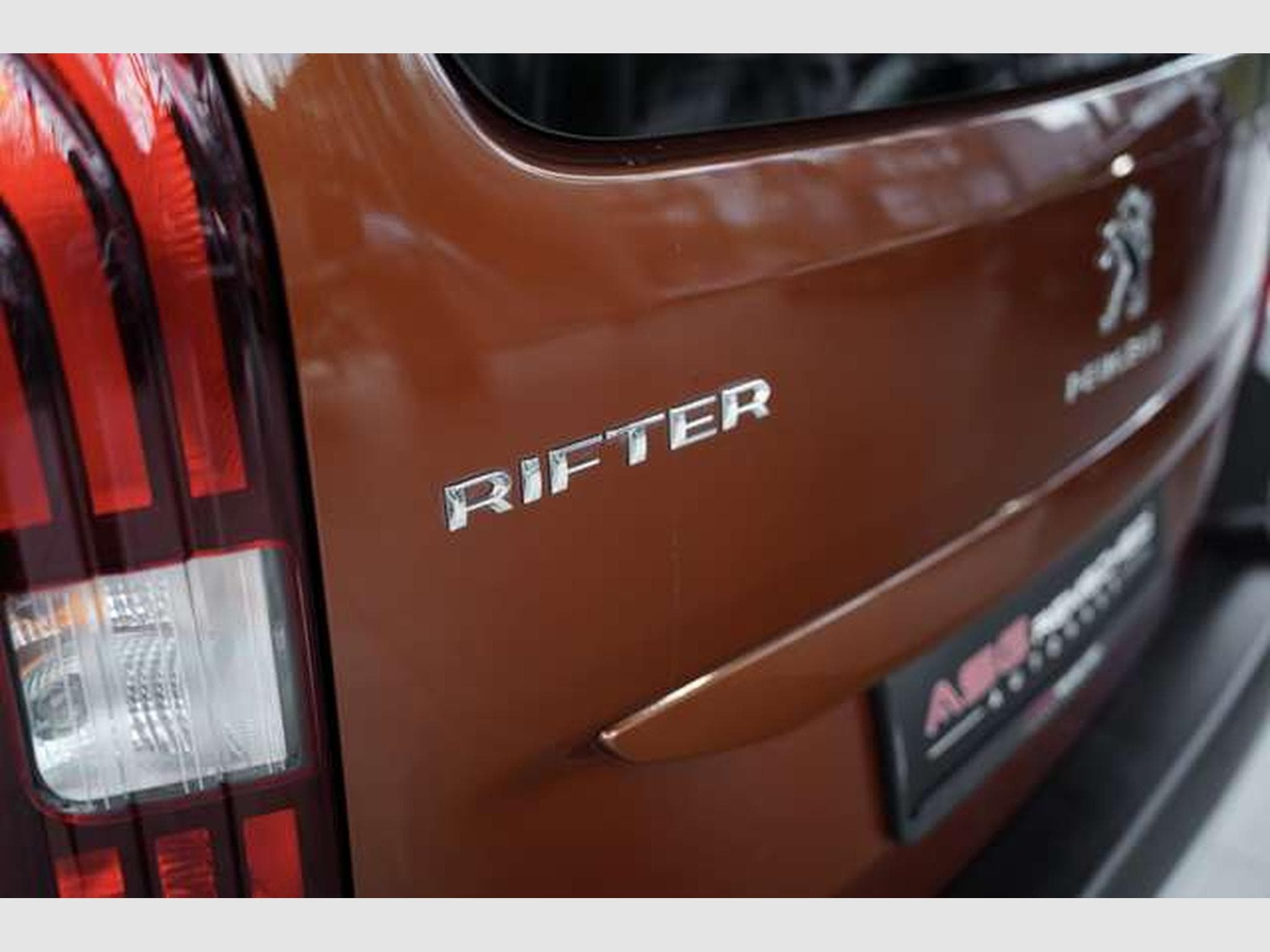 Peugeot Rifter GT Line Automatik *1.Hand *360° *Navi * (2020) - Photo 14