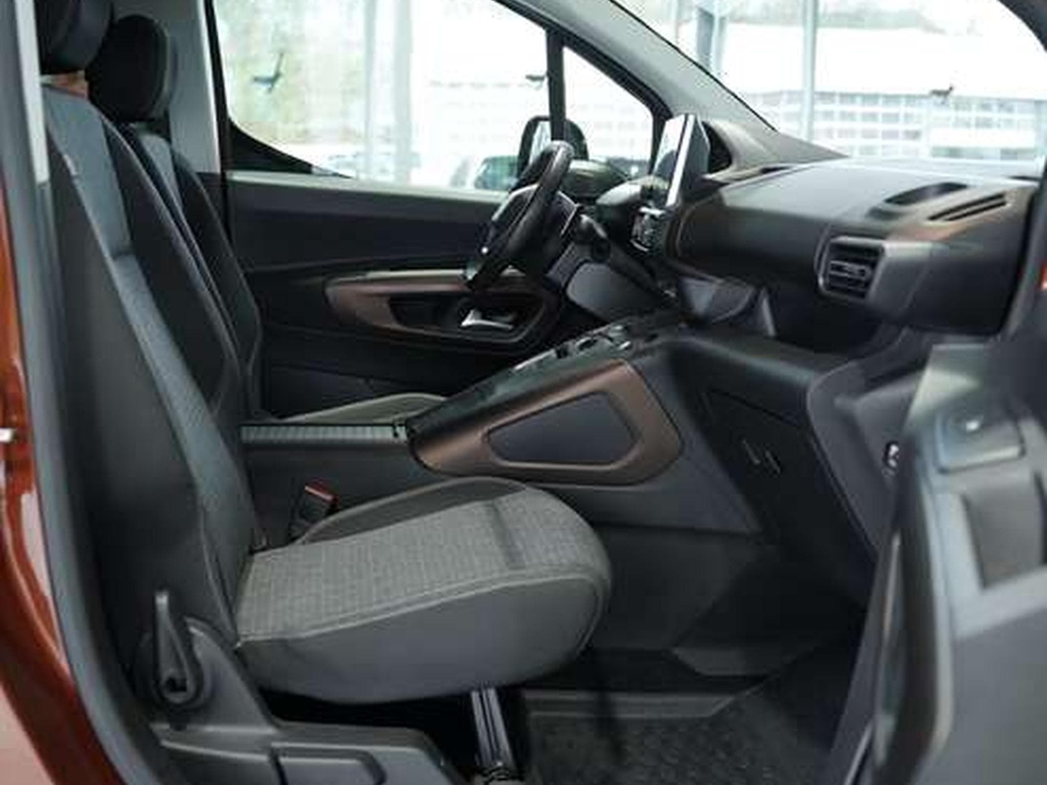 Peugeot Rifter GT Line Automatik *1.Hand *360° *Navi * (2020) - Photo 18