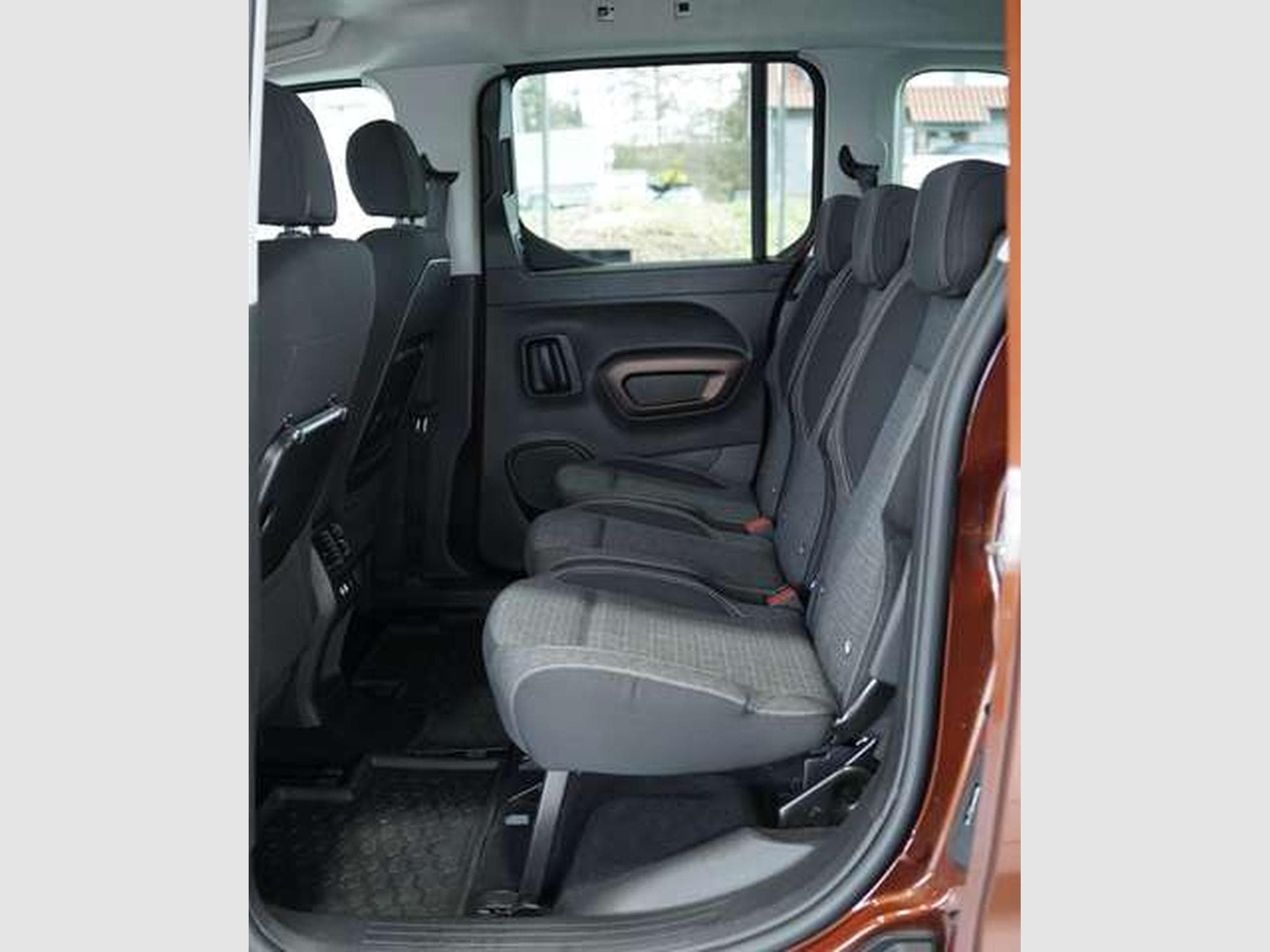 Peugeot Rifter GT Line Automatik *1.Hand *360° *Navi * (2020) - Photo 24
