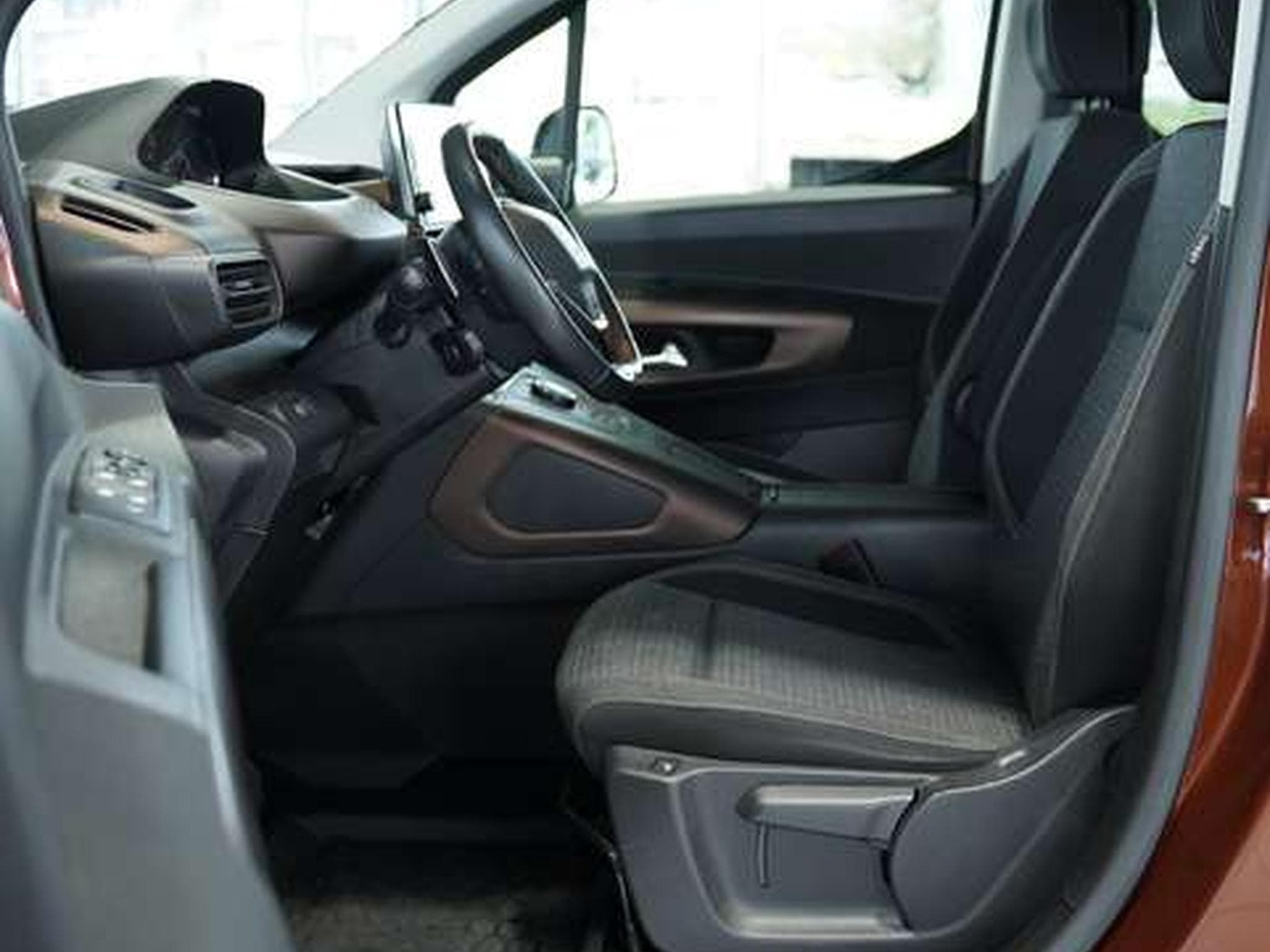Peugeot Rifter GT Line Automatik *1.Hand *360° *Navi * (2020) - Photo 27