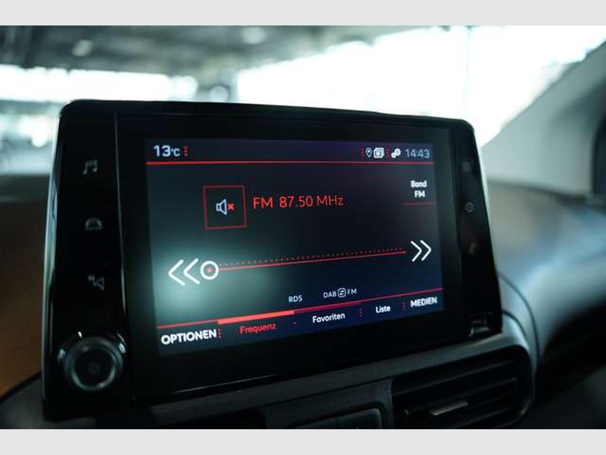 Peugeot Rifter GT Line Automatik *1.Hand *360° *Navi * (2020) - Photo 37